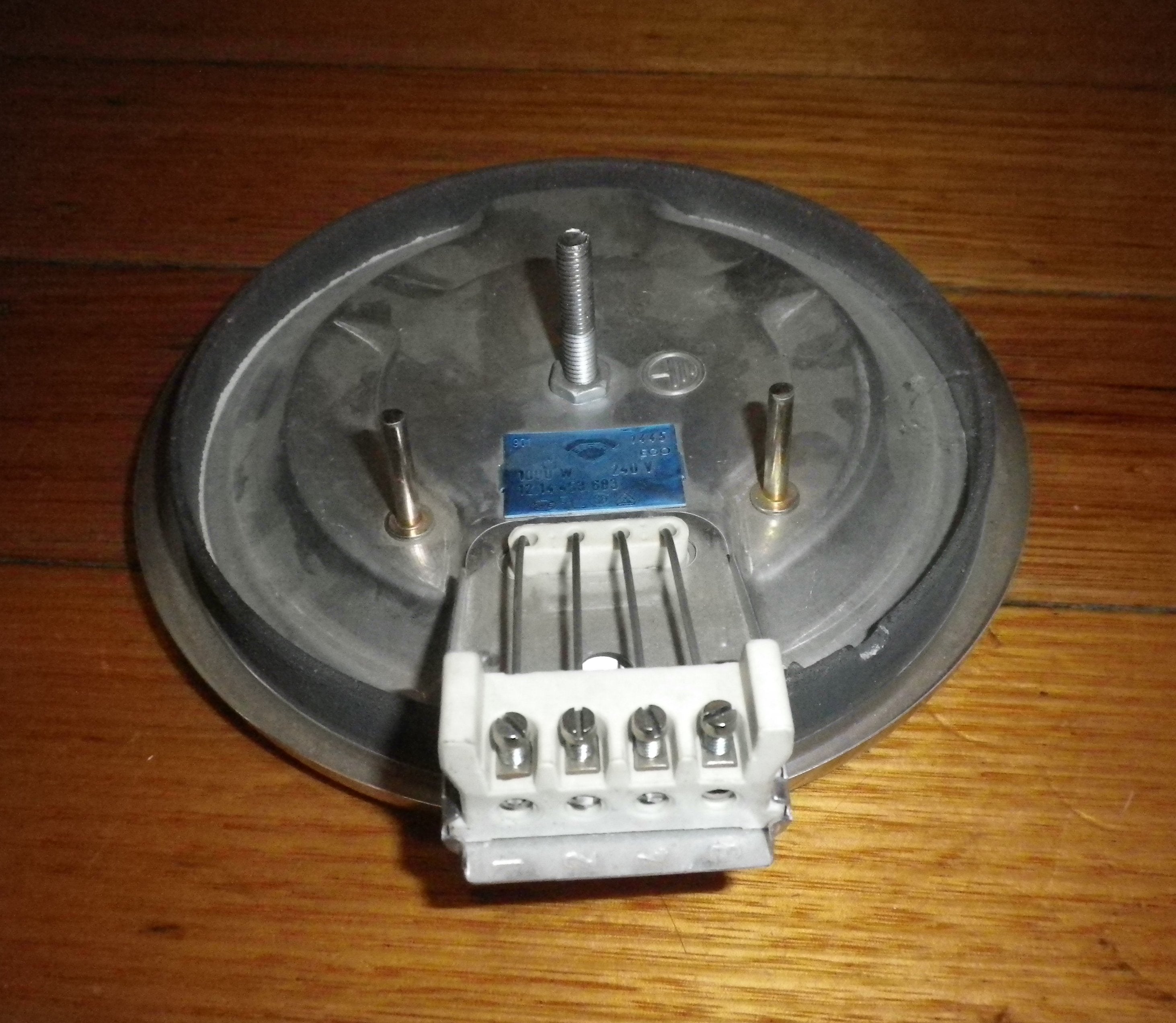 Westinghouse Chef 160mm 1000-Watt High-Performance Solid Wire-in Hotplate