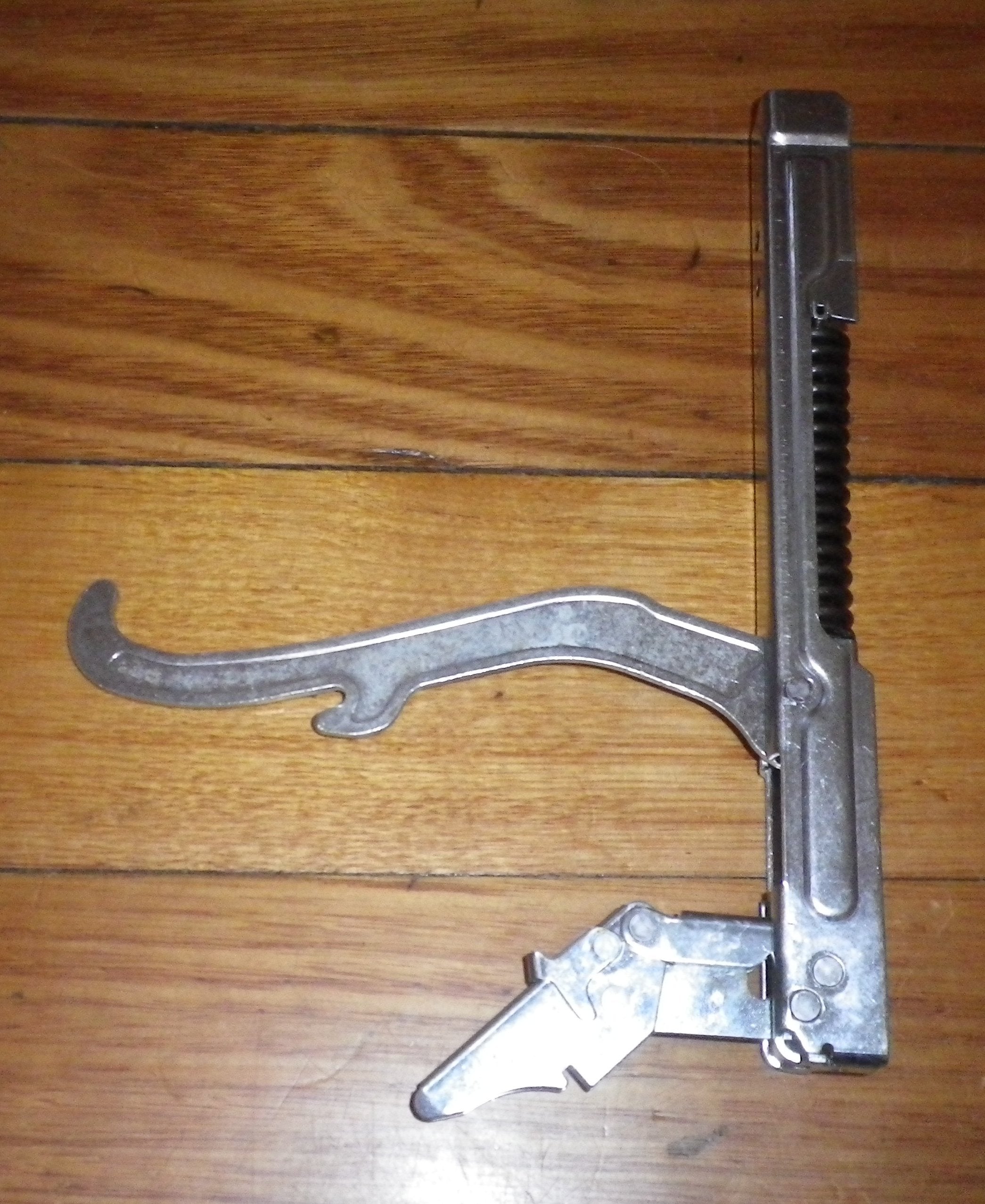 Ariston and Hotpoint Underbench Oven Door Hinge Replacement Part - Part Numbers A094655, C00094655 for Various Oven Models
