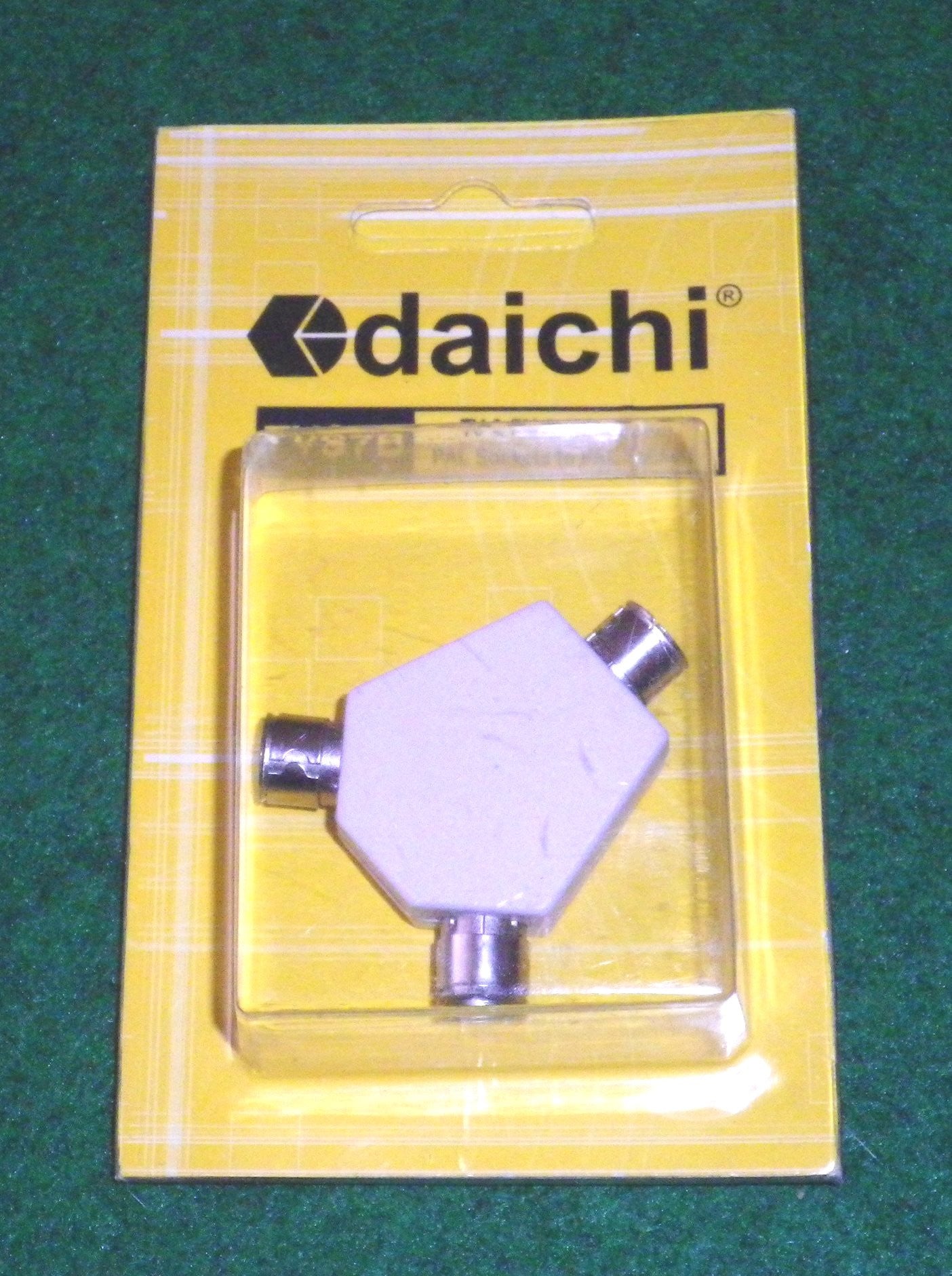 DaiChi High - Performance 2 - Way PAL Type Coaxial Plug - in TV Antenna Splitter - Part # TVS7B
