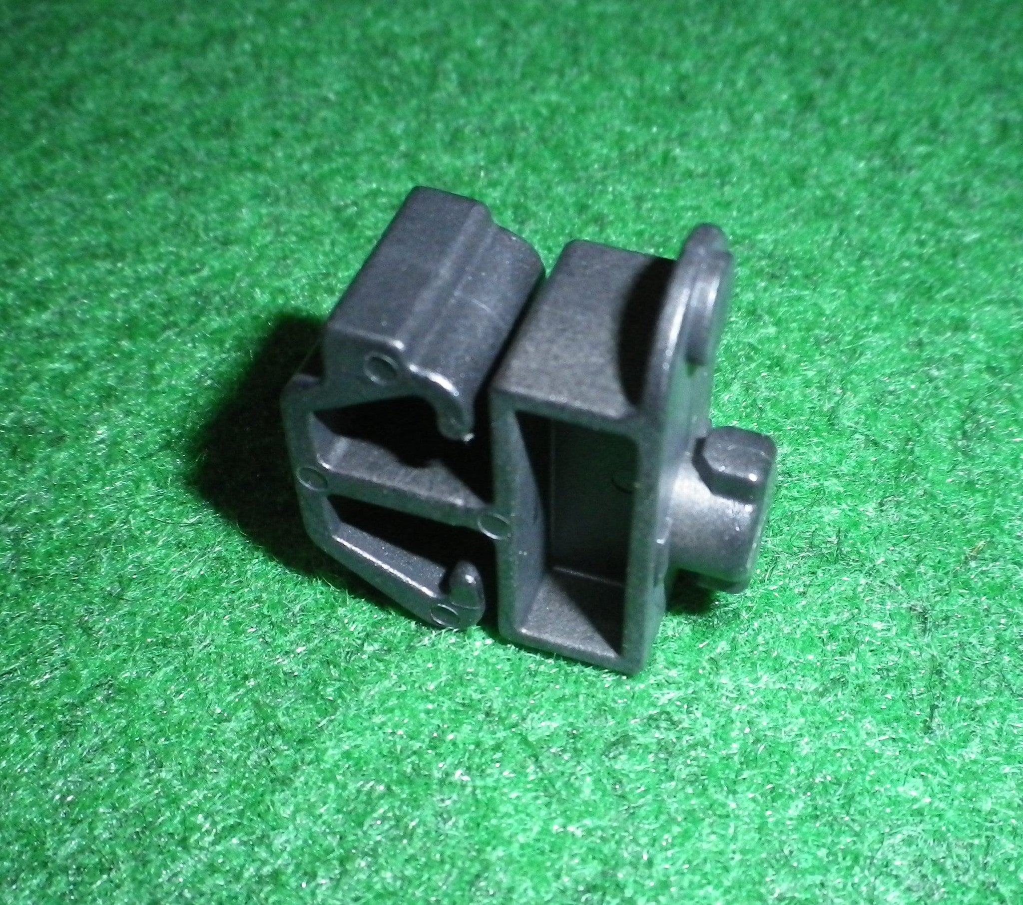 Westinghouse, Simpson, Chef Stove and Oven Kick Panel Retaining Clip - Replacement Part # 85801250083580