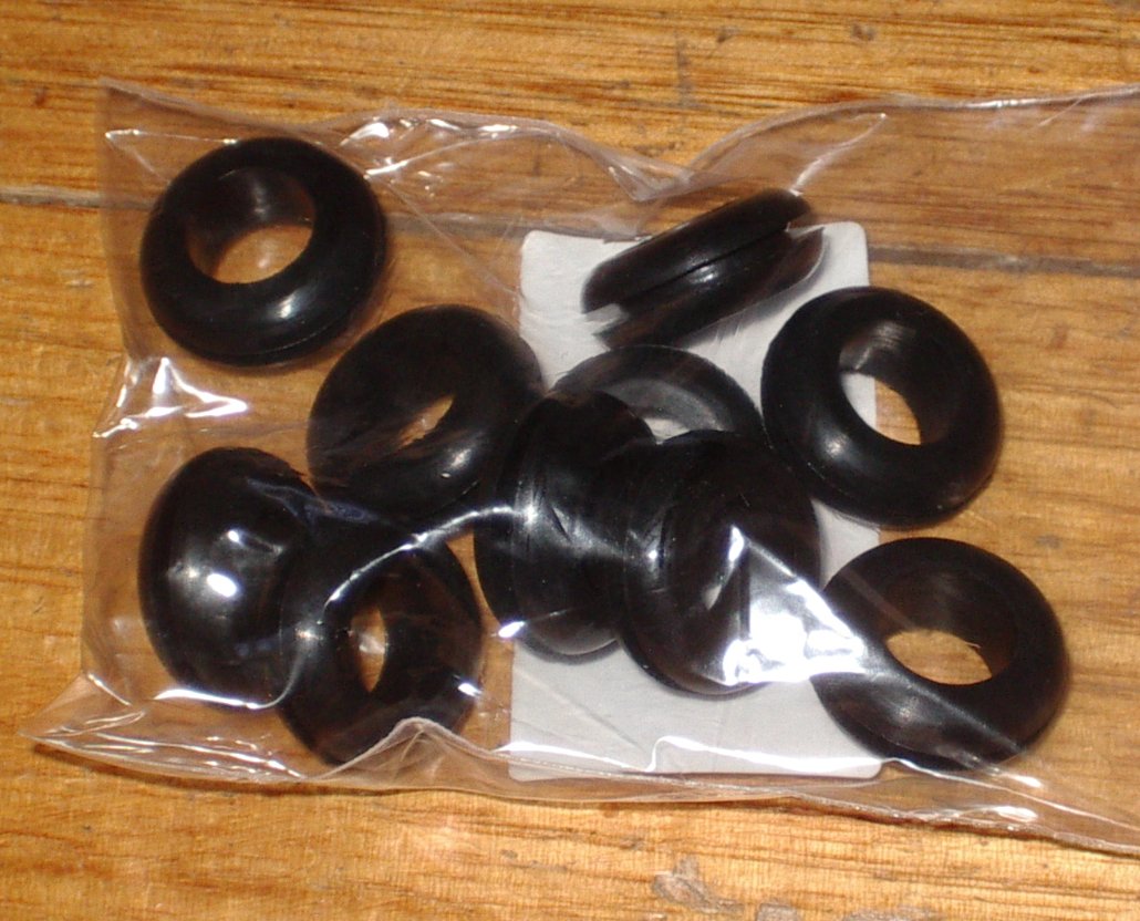 Set of 10 Rubber Grommets with a 9.5mm Through Hole Suitable for 13mm Panel Holes, Part Number GM4-10