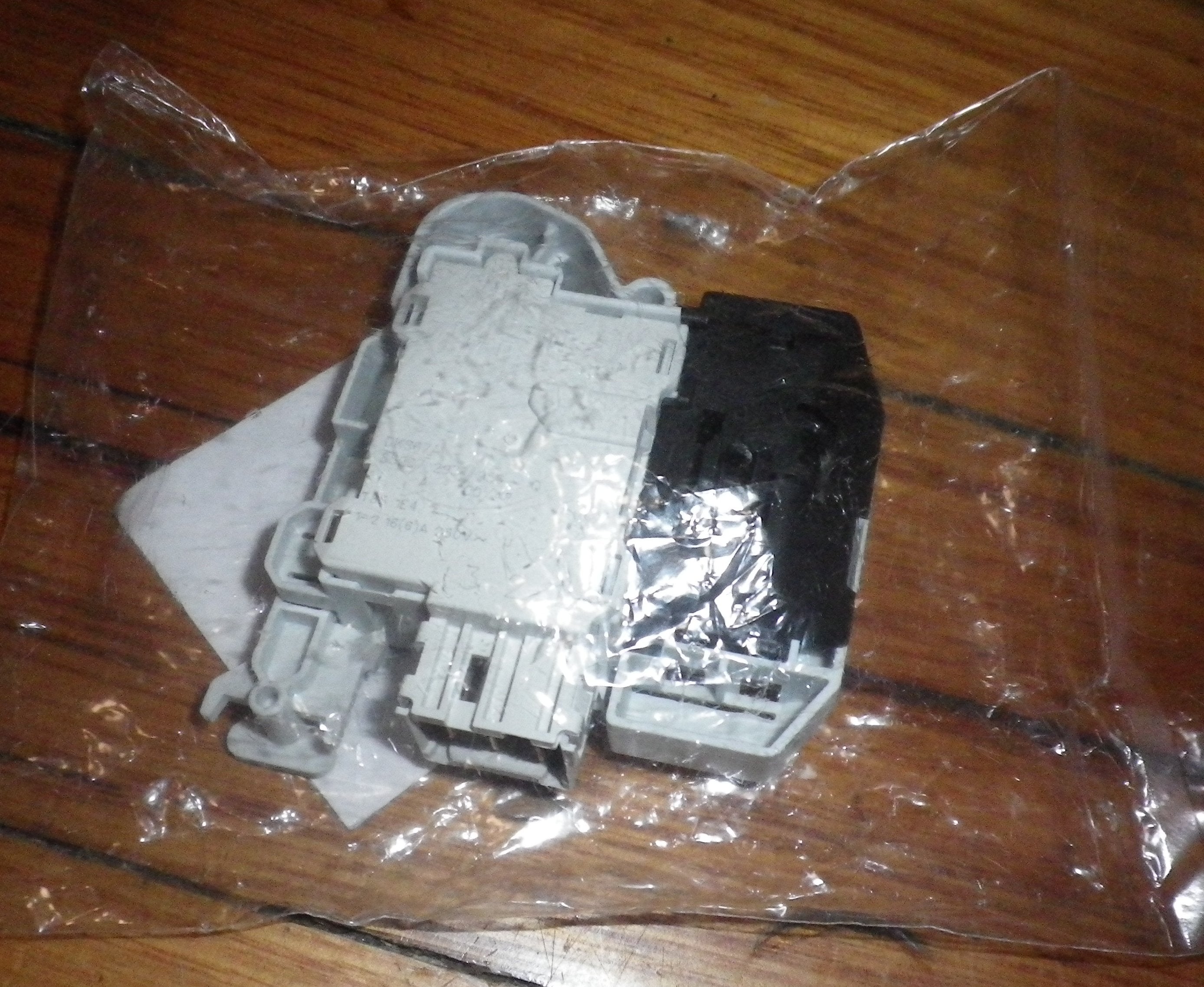 Bosch Front Load Washer Door Interlock Switch - Compatible with Multiple Bosch and Siemens Models, Genuine Part # 638259, 00638259