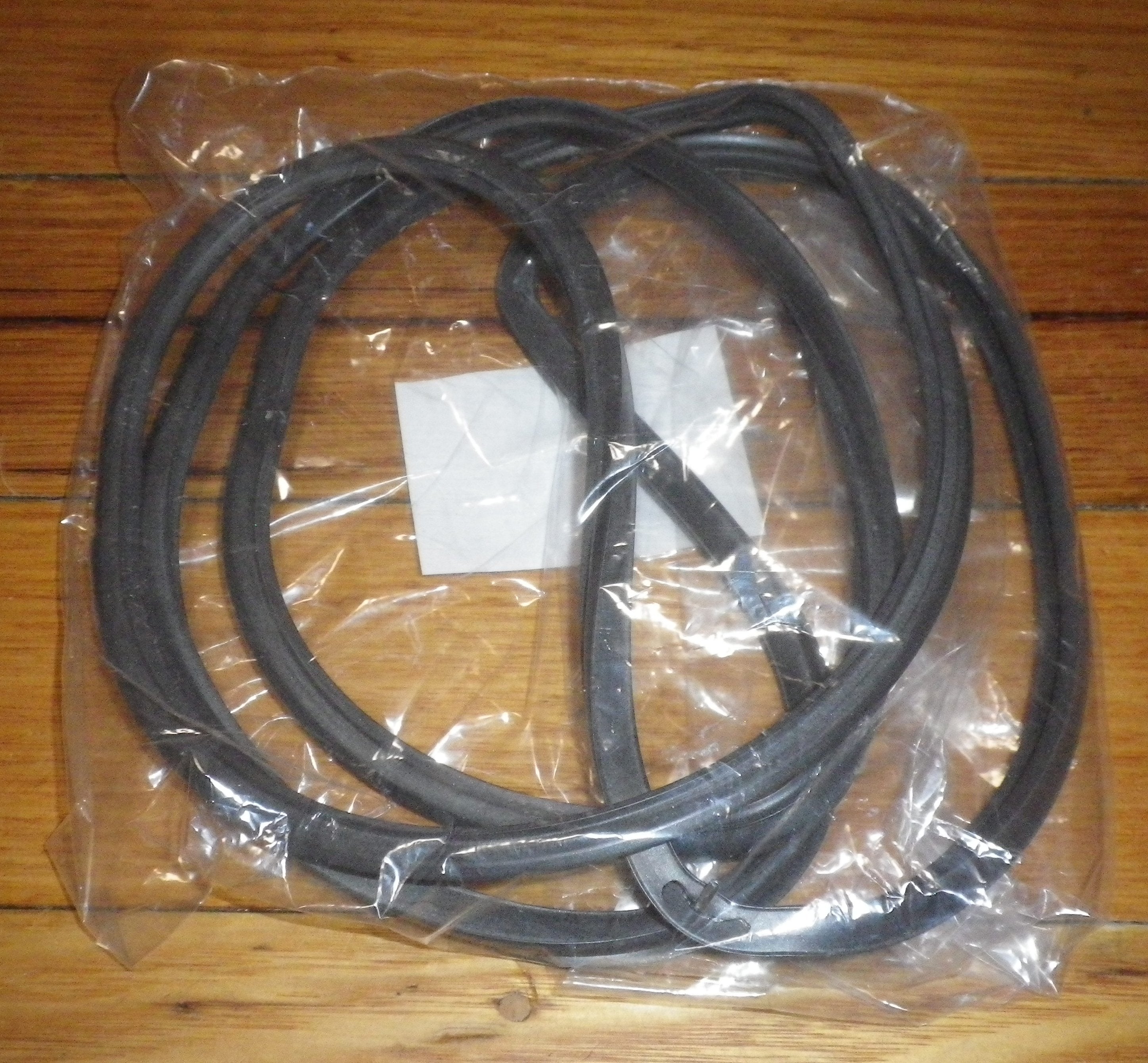 Bosch Single-Piece Oven Door Seal Suitable for Specific 90cm Ovens, Compatible with HSB745256A and Similar Models - Genuine Part Numbers 497680, 00497680