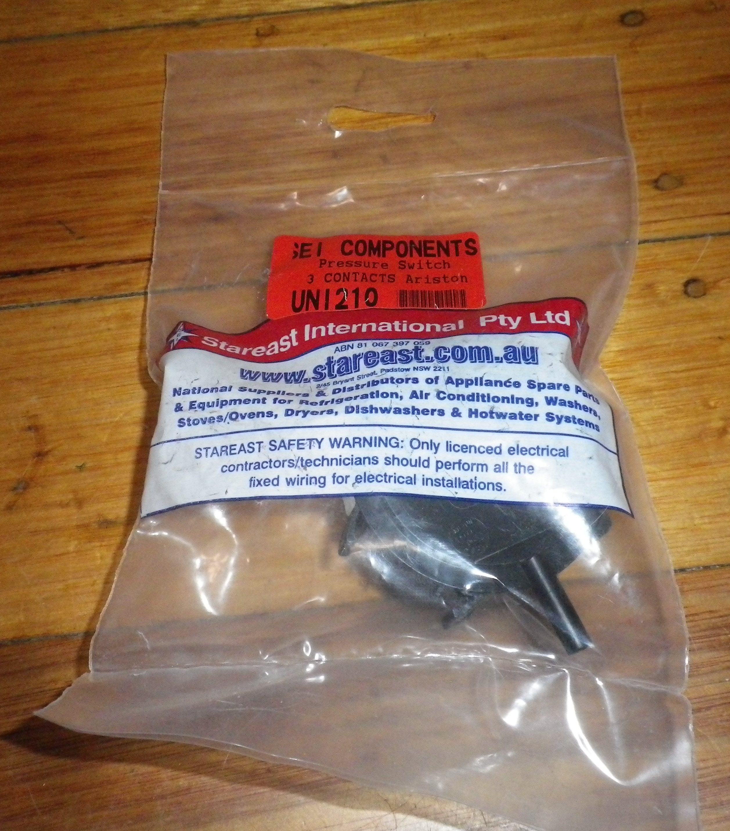 Ariston Front - Loading Washer 3 - Terminal Pressure Switch UNI210, A199993