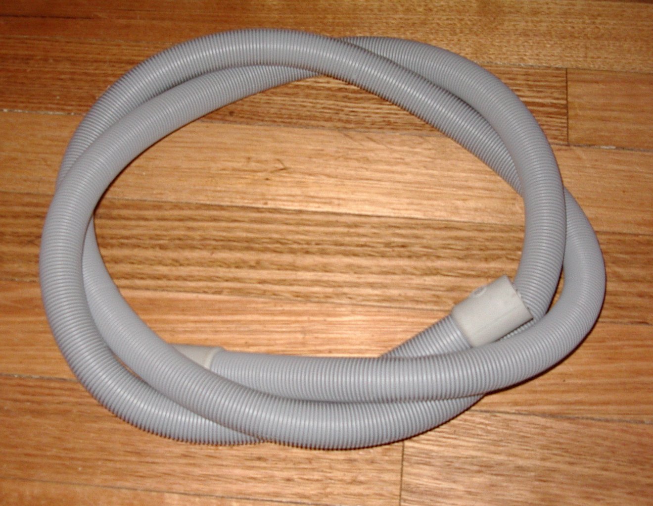 2.0m Universal 19mm Dishwasher Outlet Hose with 21mm Ends, Part # 0571400142