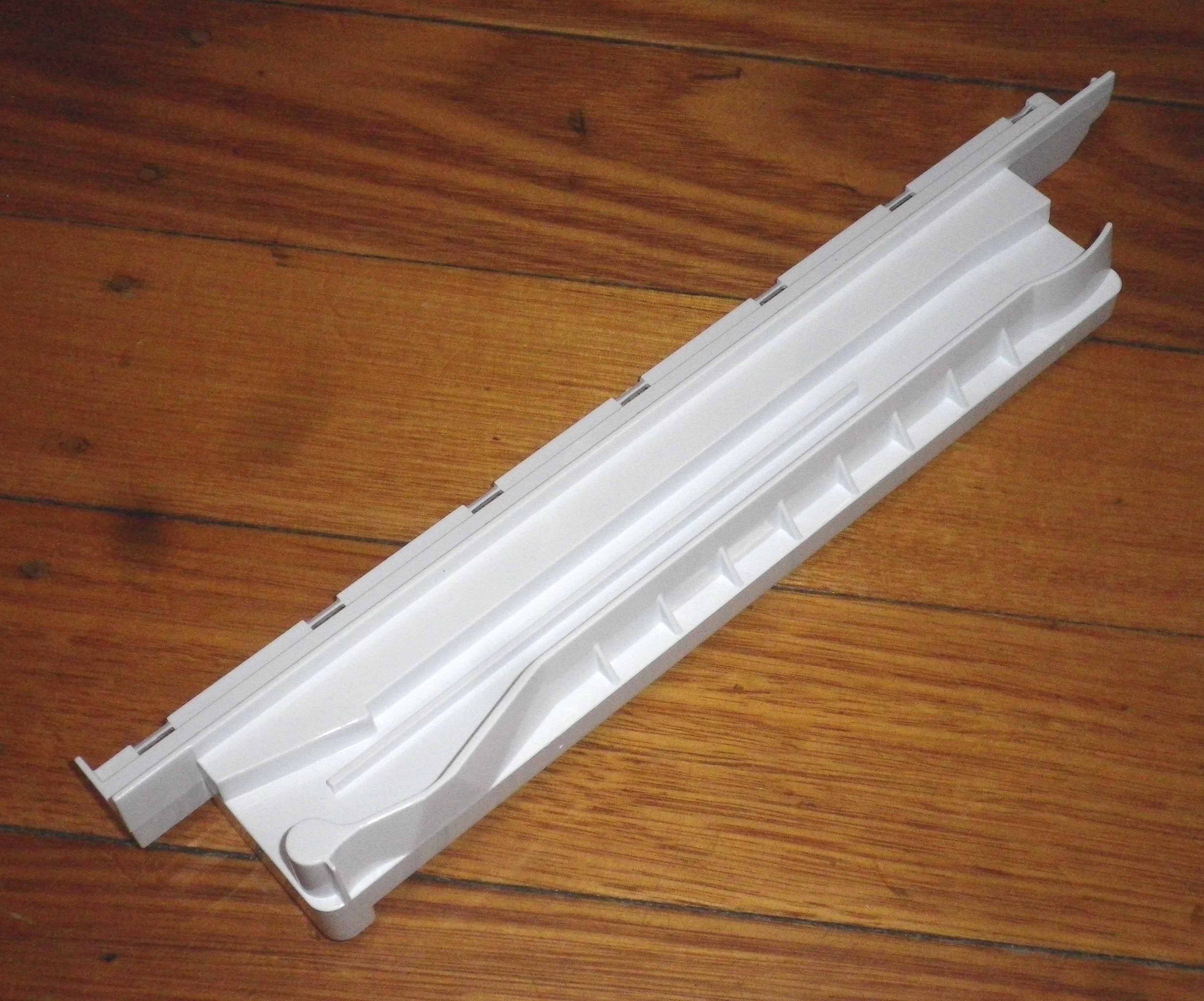 Westinghouse WBE4514SA Left-Hand Crisper Drawer Support Runner, Part #140019369051