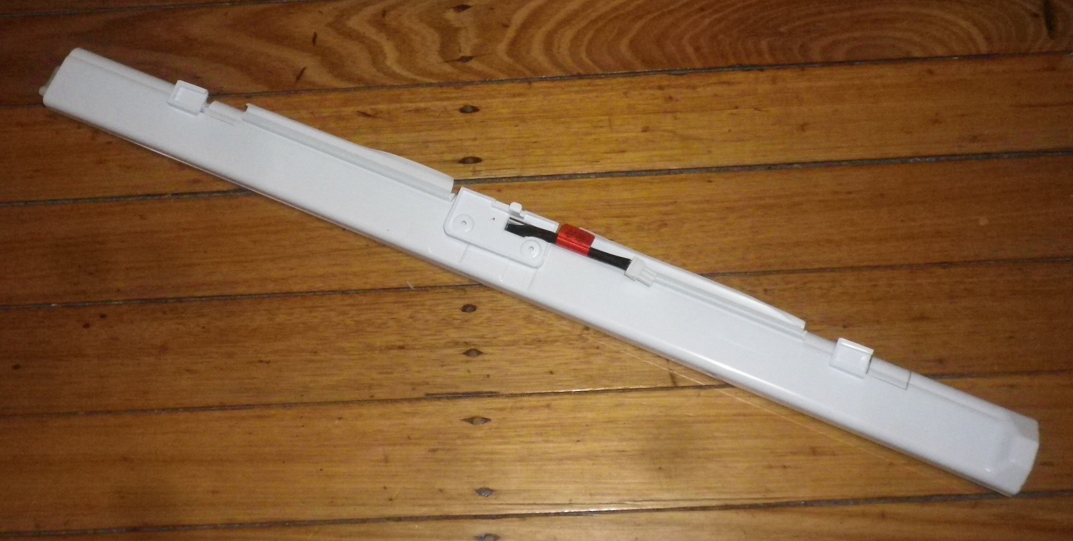 Samsung SRF679SWLS French Door Fridge Centre Closing Bar - Part DA97-14049D