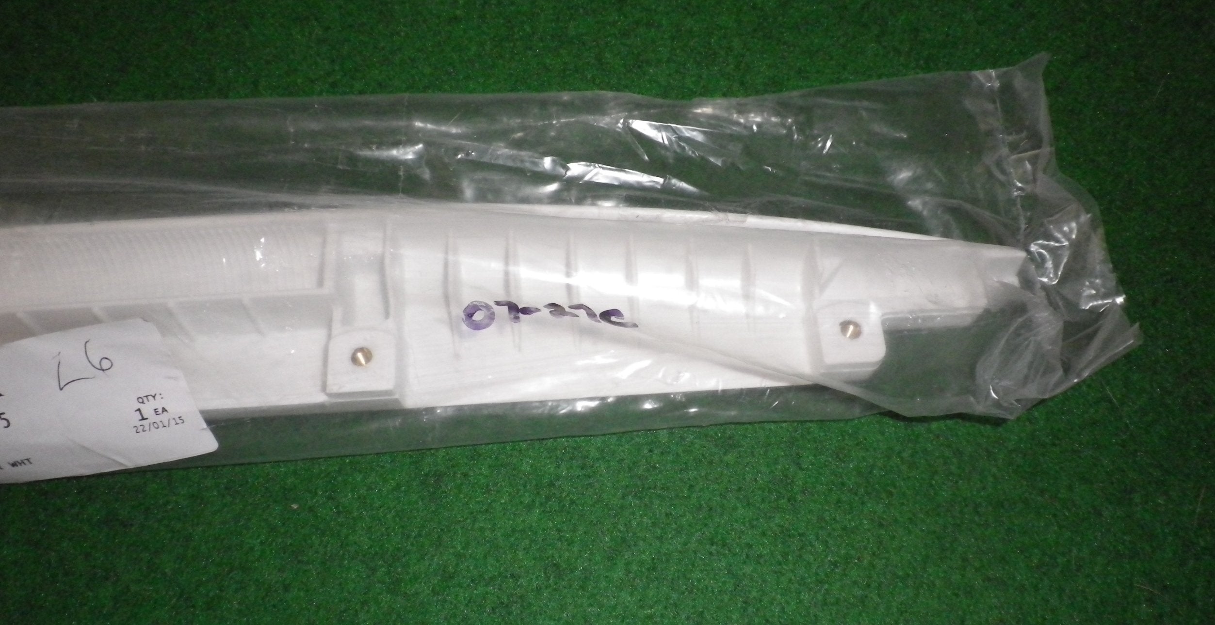 Westinghouse White Plastic Oven Handle - Genuine Part No. 0050010625