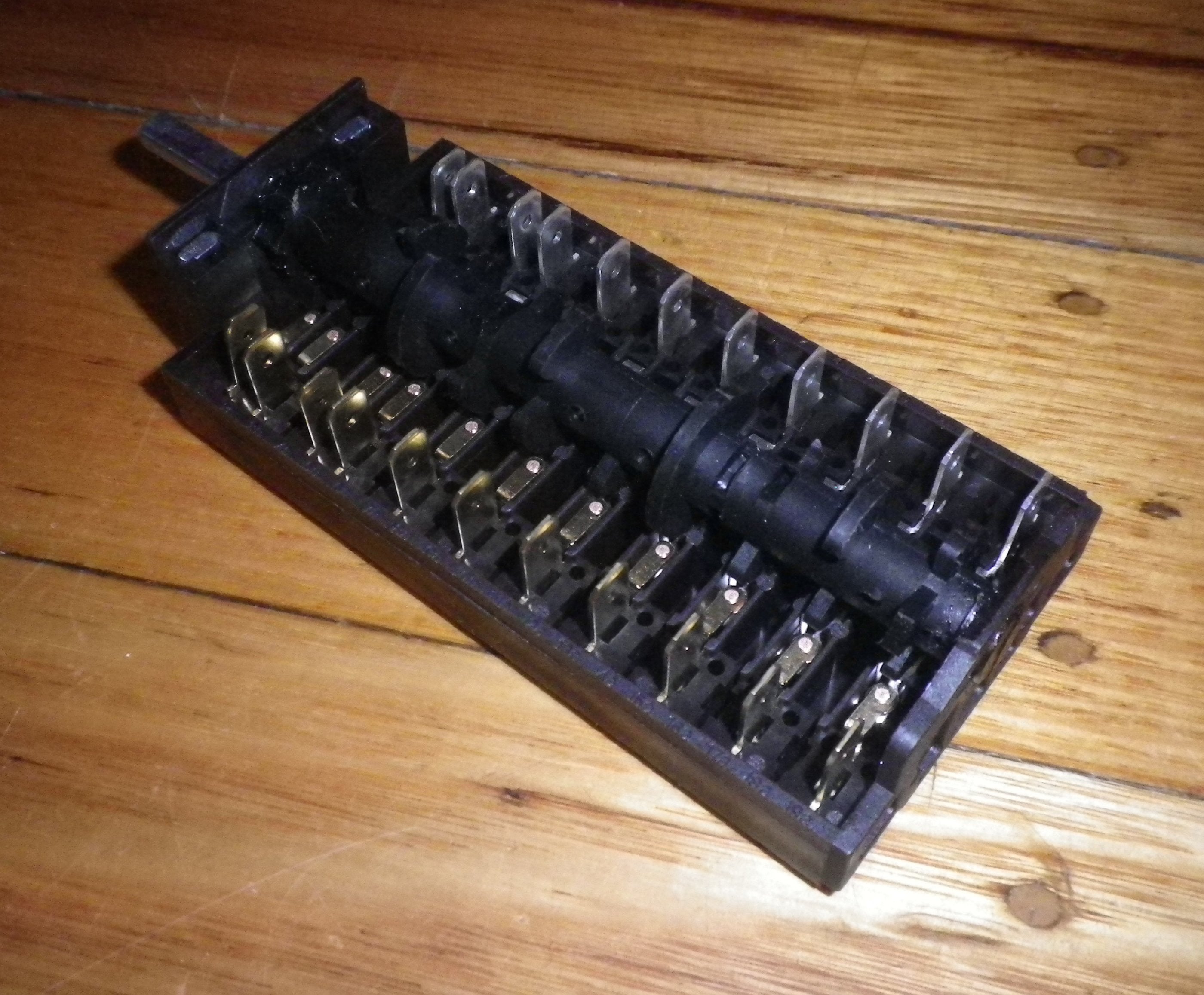 Technika TU950T Series Oven Function Selector Switch with 9 Positions - Part Number SE988