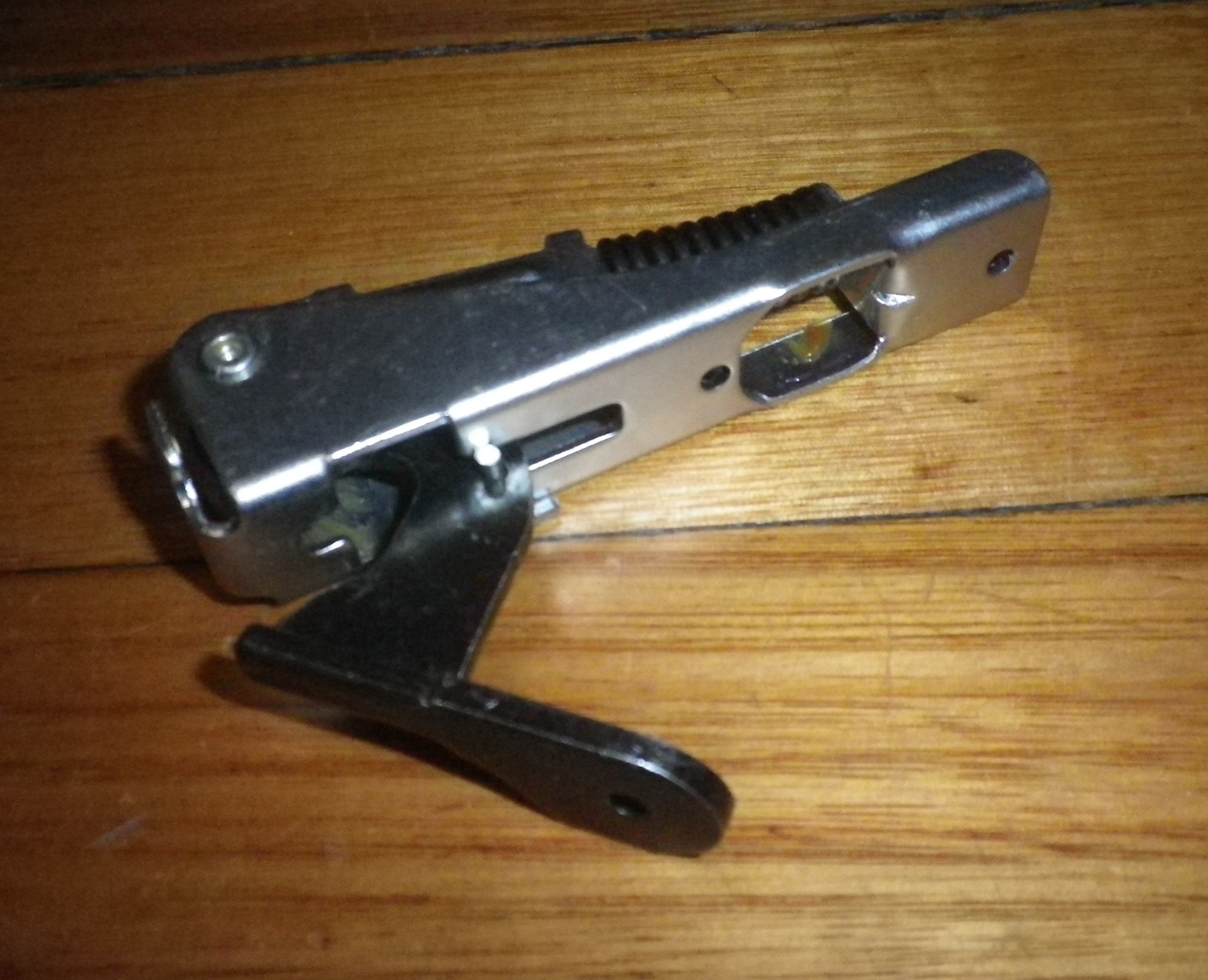 Westinghouse Chef Grill Right-Hand Door Hinge - Genuine Part #0045001085