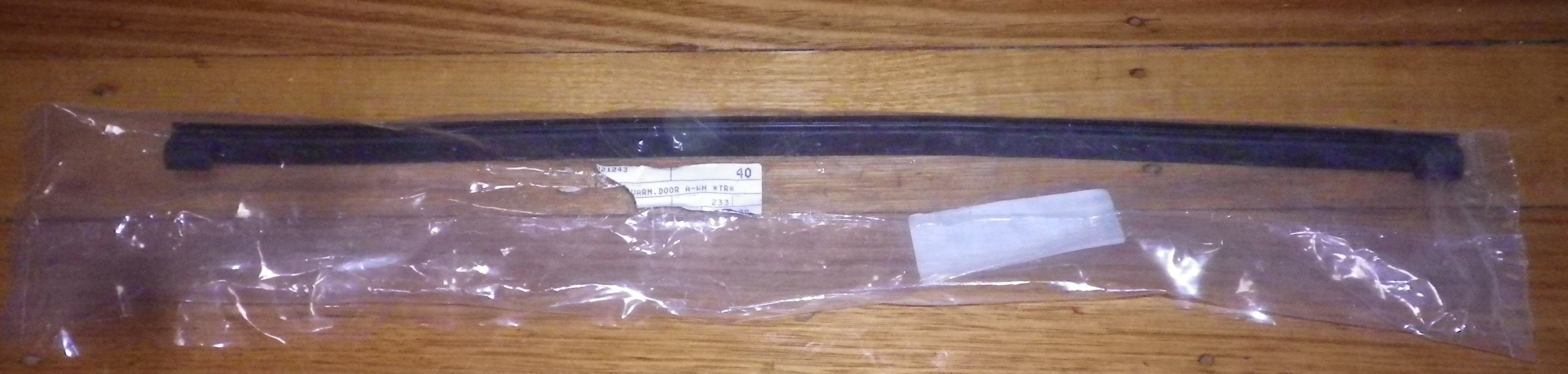 AEG F77000W0P, F77000M0P Dishwasher Lower Door Seal - Part #140055636017