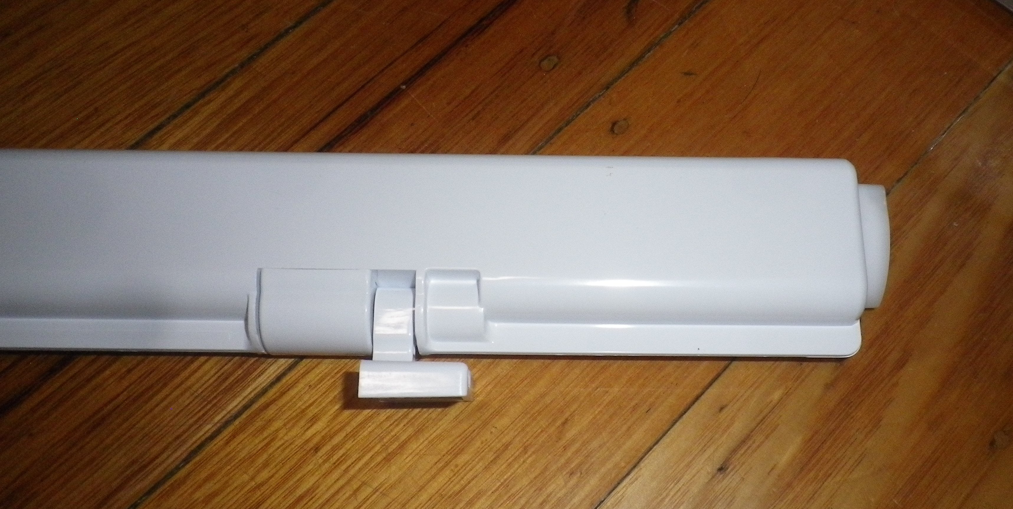 Samsung SRF752DSS French Door Fridge Centre Closing Bar - Part # DA97 - 07244F