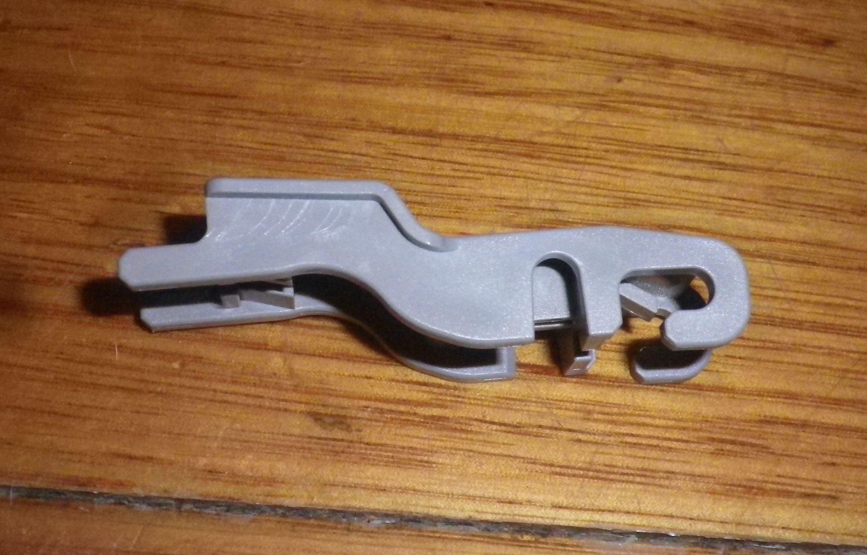 Bosch SMS, SMU Series Dishwasher Upper Basket Tine Clip - Part 10014079