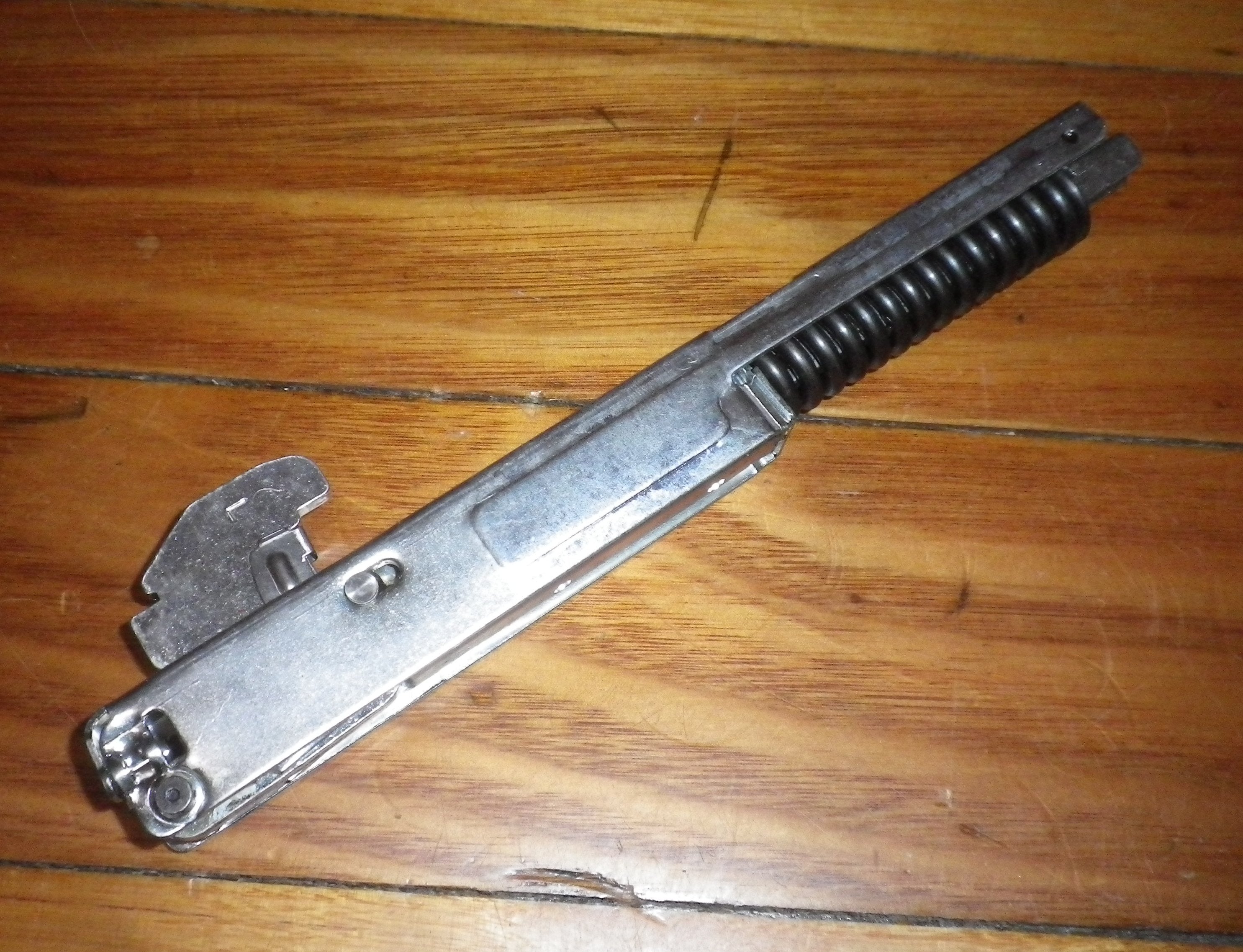 Fisher & Paykel OB60SL7DEX1 Genuine Oven Door Hinge - Part No. FP550248
