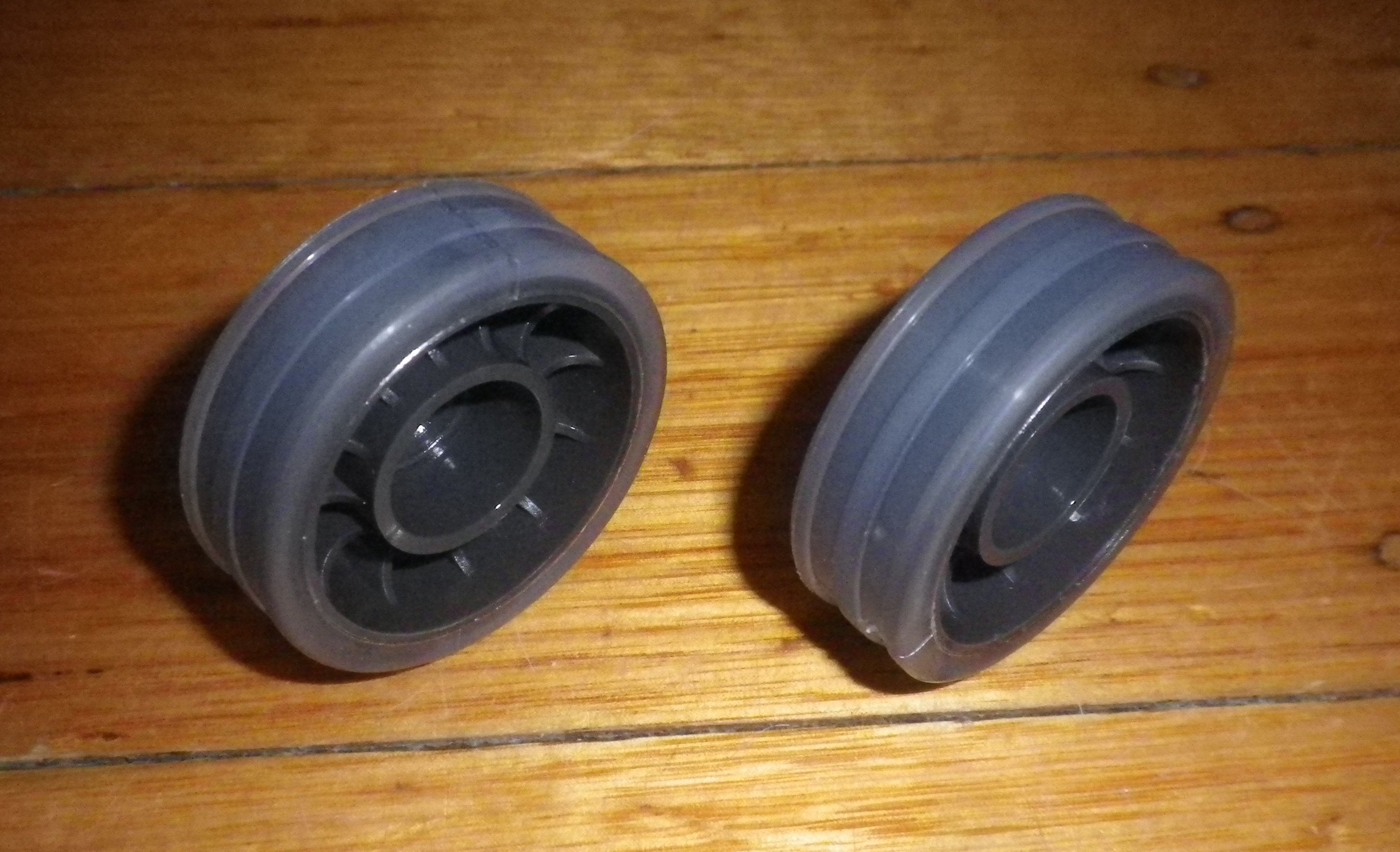 Electrolux ErgoRapido ZB3100 and ZB3300 Series Genuine Replacement Large Rear Wheels (Pack of 2) - Part Number 4055478525