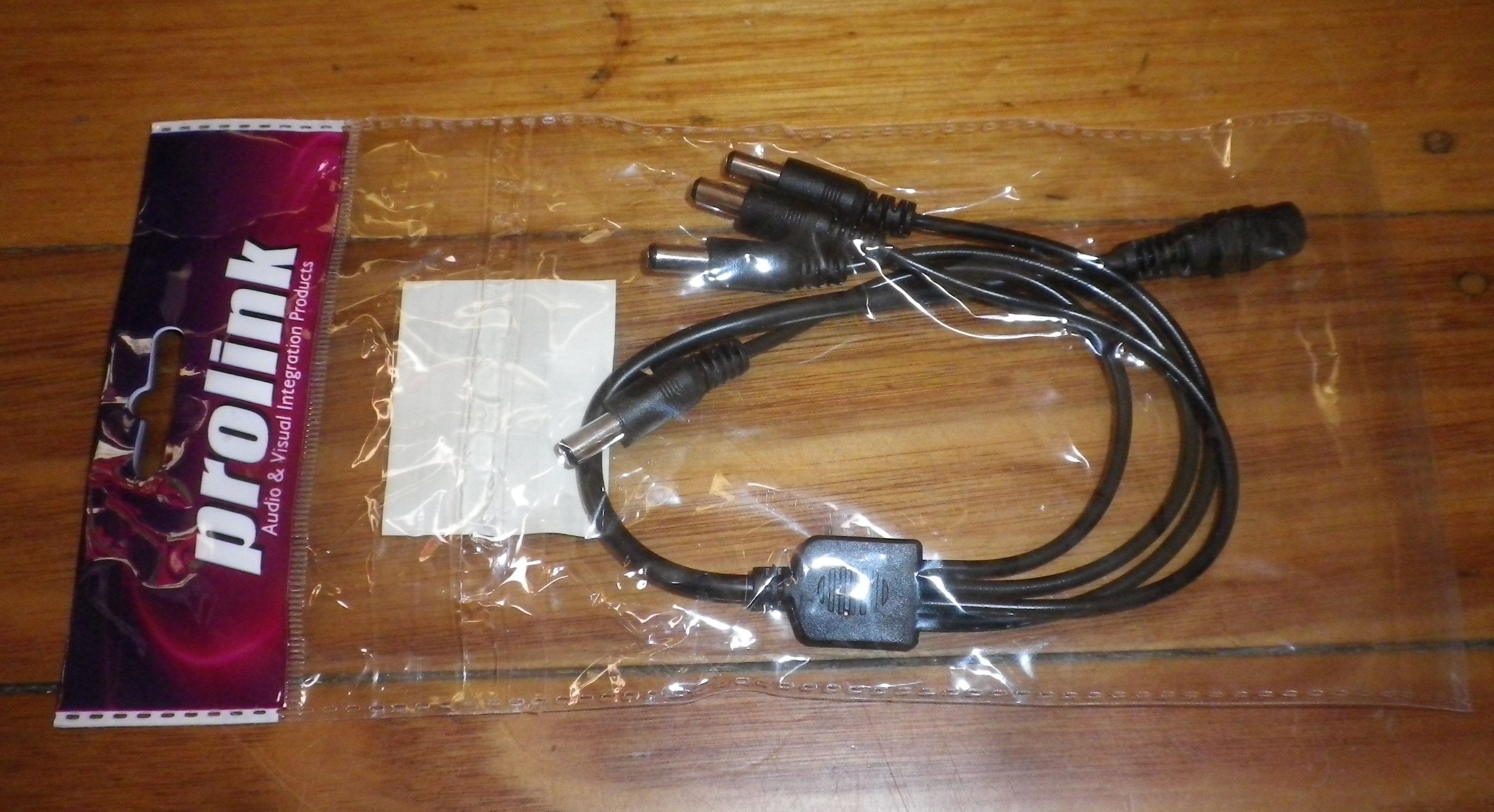 Prolink 40cm DC Plug Splitter - 2.5mm Socket to 4 X 2.5mm Plugs, Part # ADC425