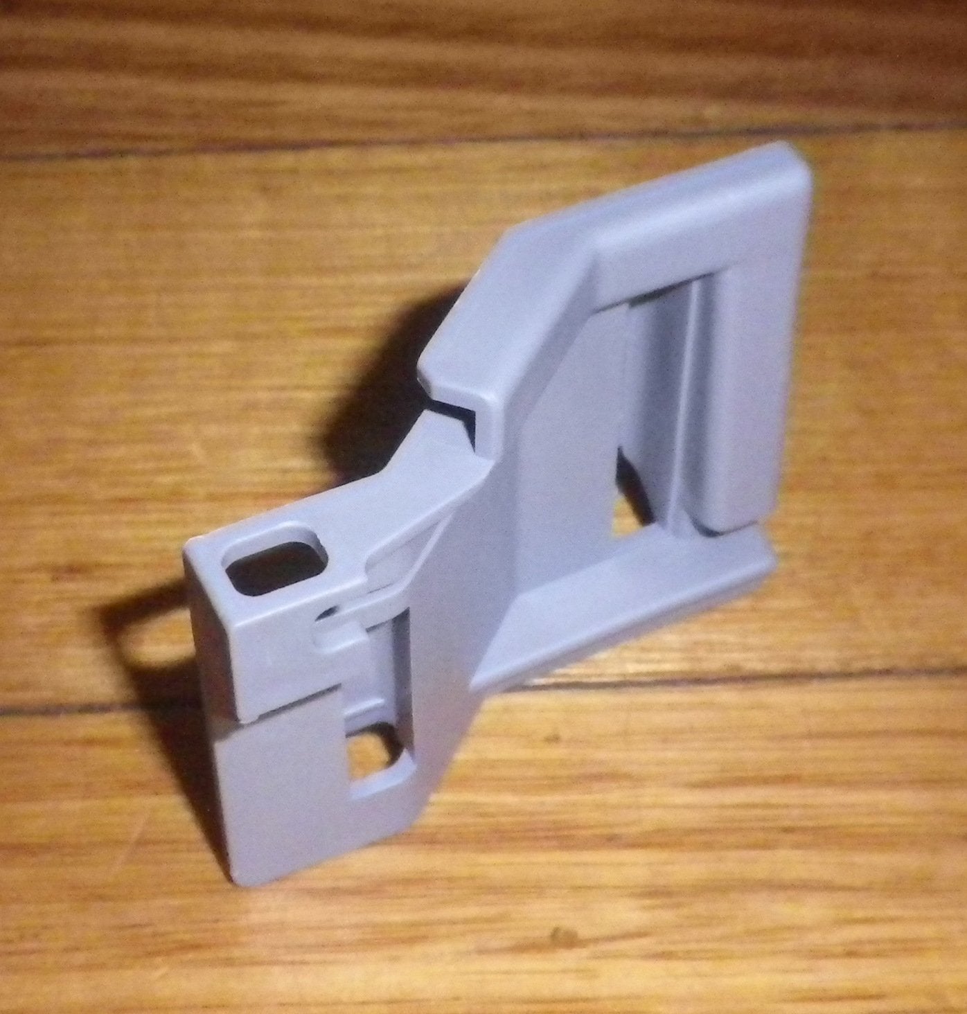 Bosch SGI, SGS, SGU Series Lower Dishwasher Basket Tyne Clamps - Part # 167273