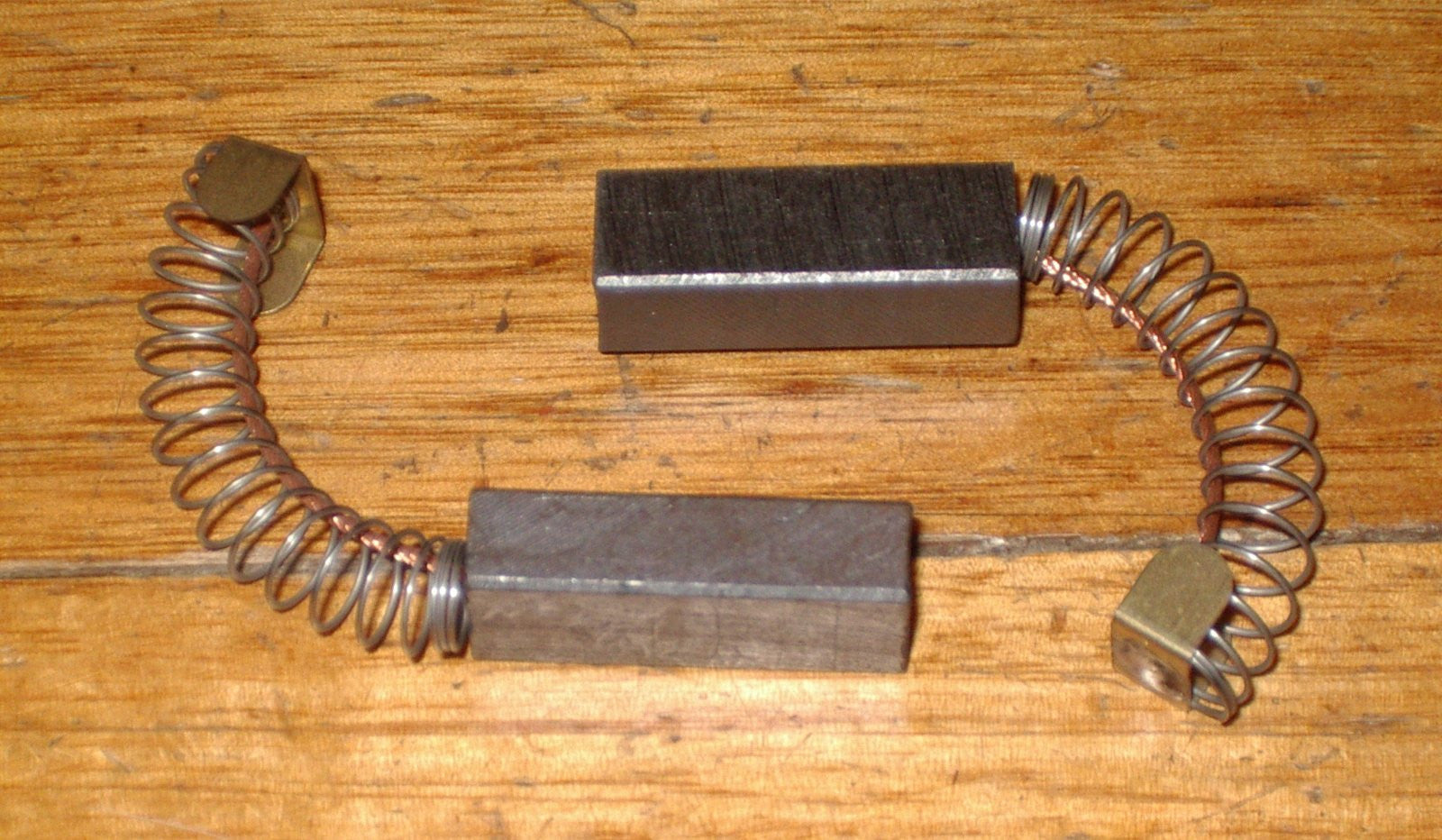 Pair of Carbon Brushes MCB012 for 1600W M002 FloThru Vac Motor