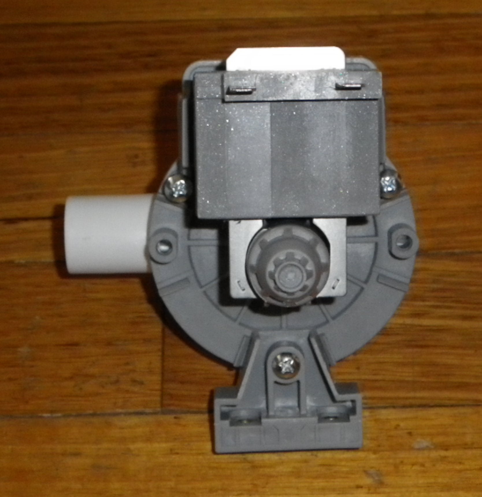 24mm Inlet & Outlet Universal Magnetic Drain Pump - Part # UNI273