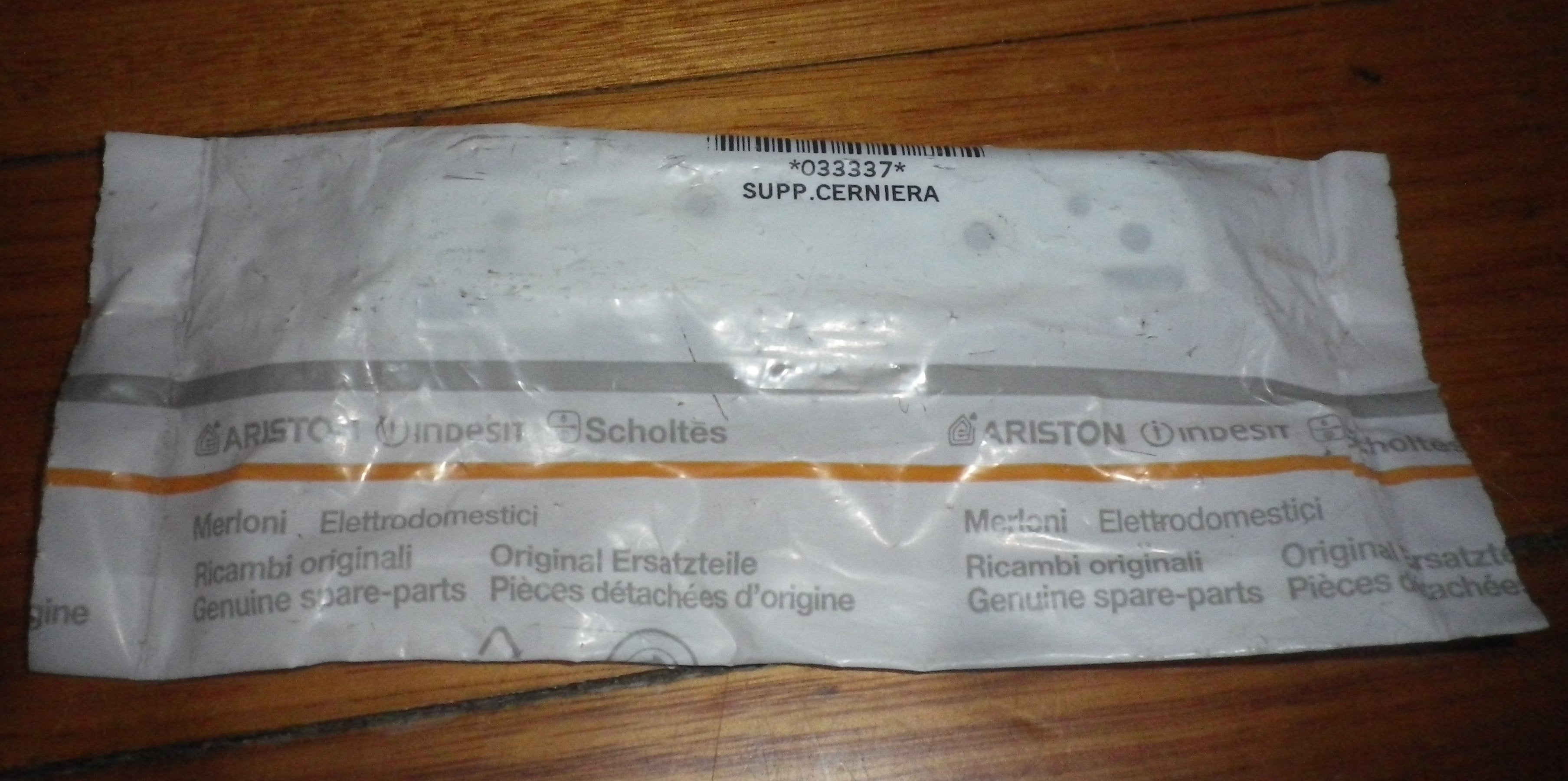 Ariston, Whirlpool Oven Door Hinge Support Bracket - Genuine Parts A033337, 482000026242
