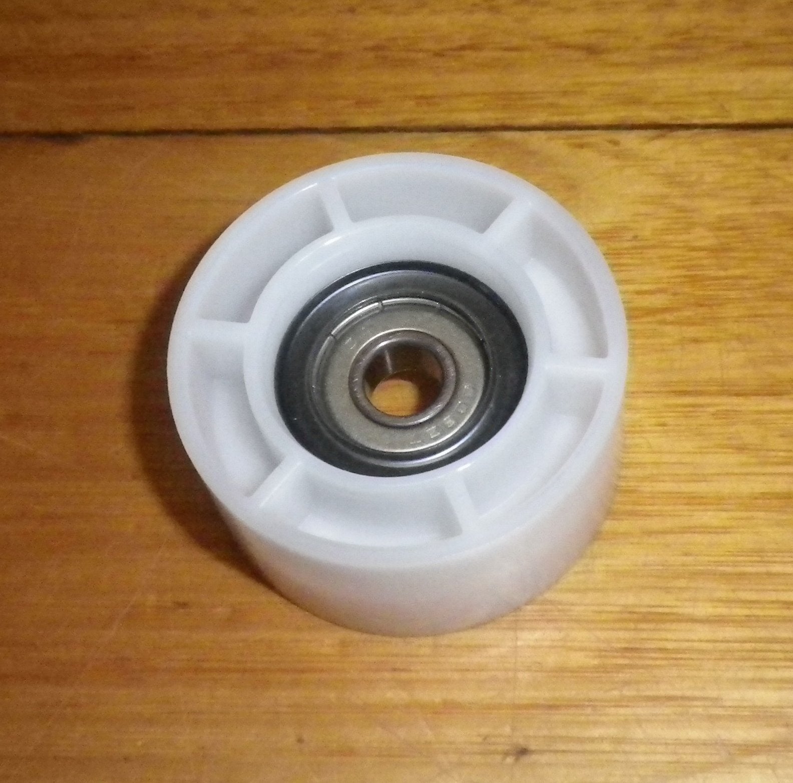 Bosch and Siemens Condenser Dryer Belt Tensioning Idler Pulley - Part Numbers 632045 and 00632045