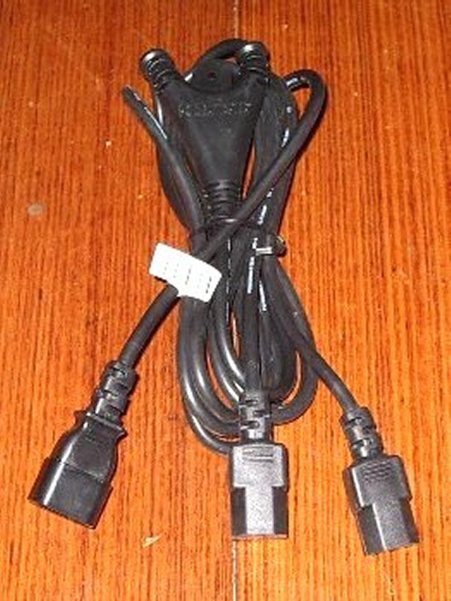 High - Quality Computer Power Extension Lead - Two IEC Female Connectors to IEC Male Plug - Part # ACL126
