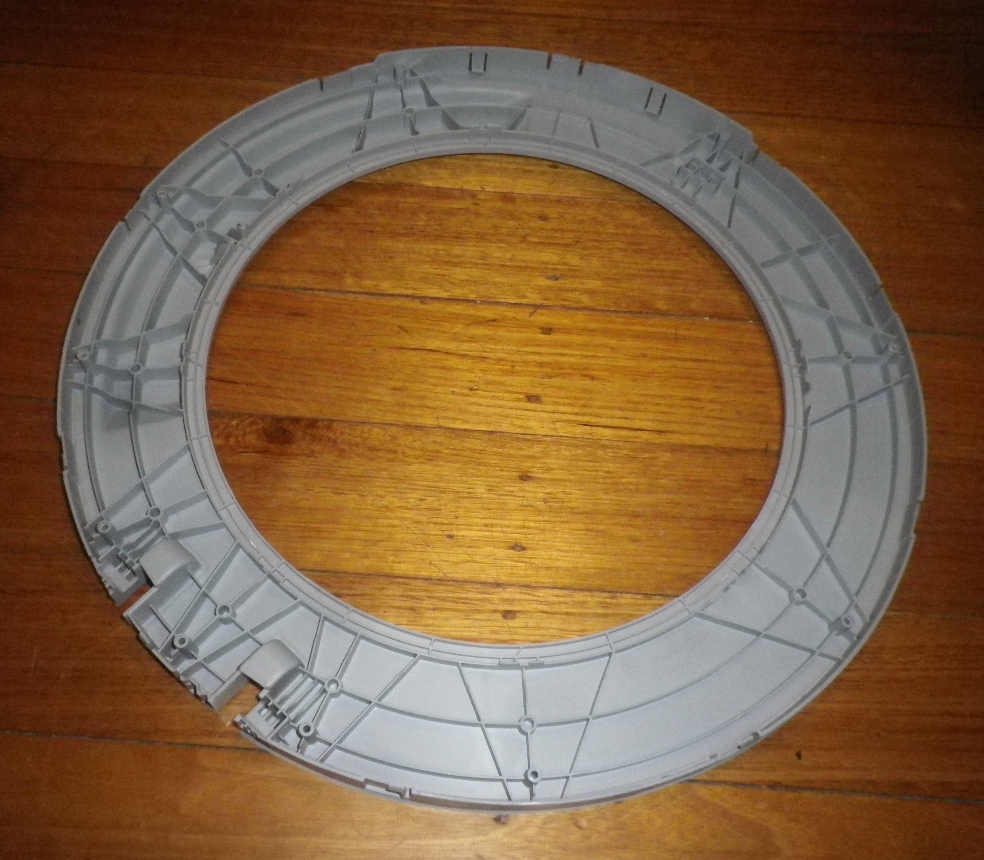 Bosch Serie 4 Front Loading Washer - Light Grey Inner Door Moulding Part #20001372