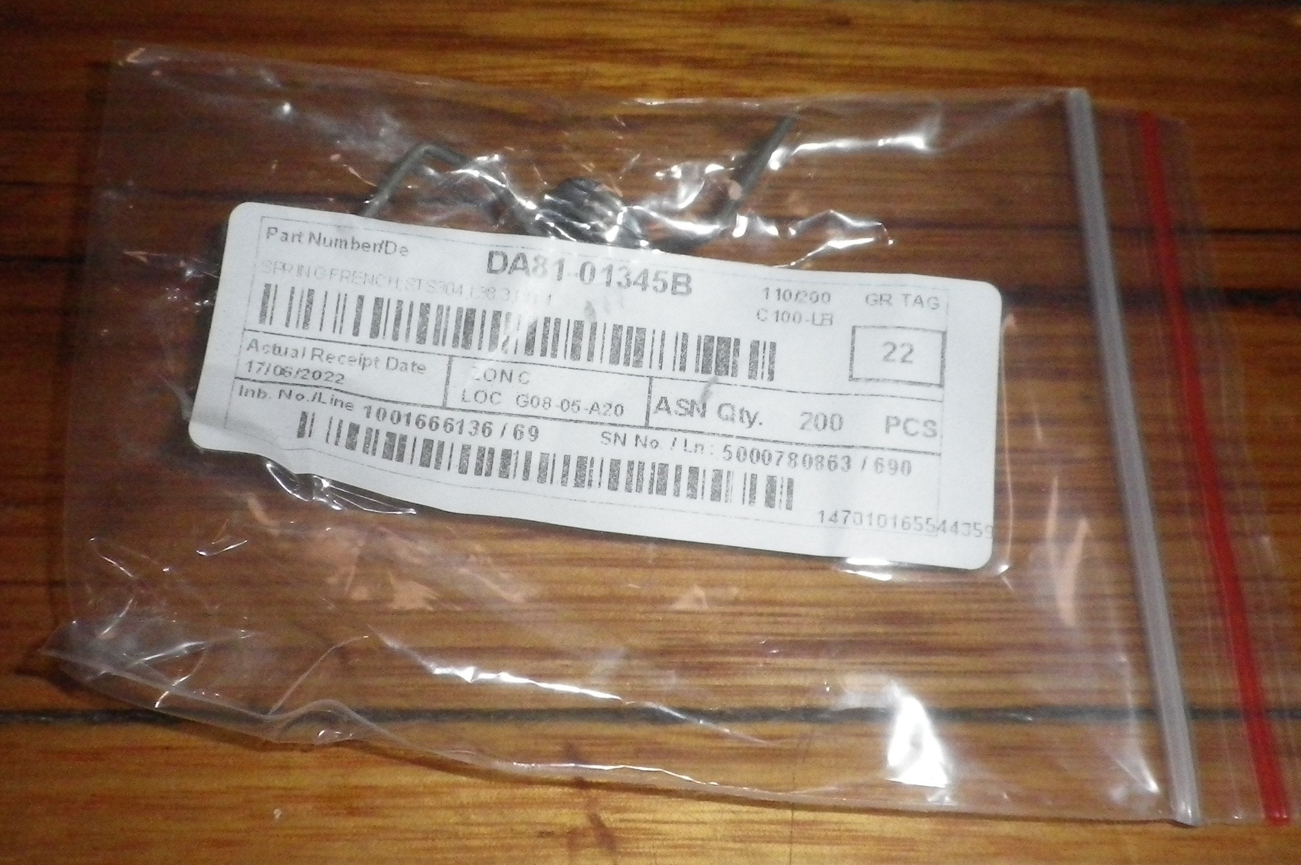Samsung French Door Fridge Centre Closing Bar Spring - Part # DA81-01345B