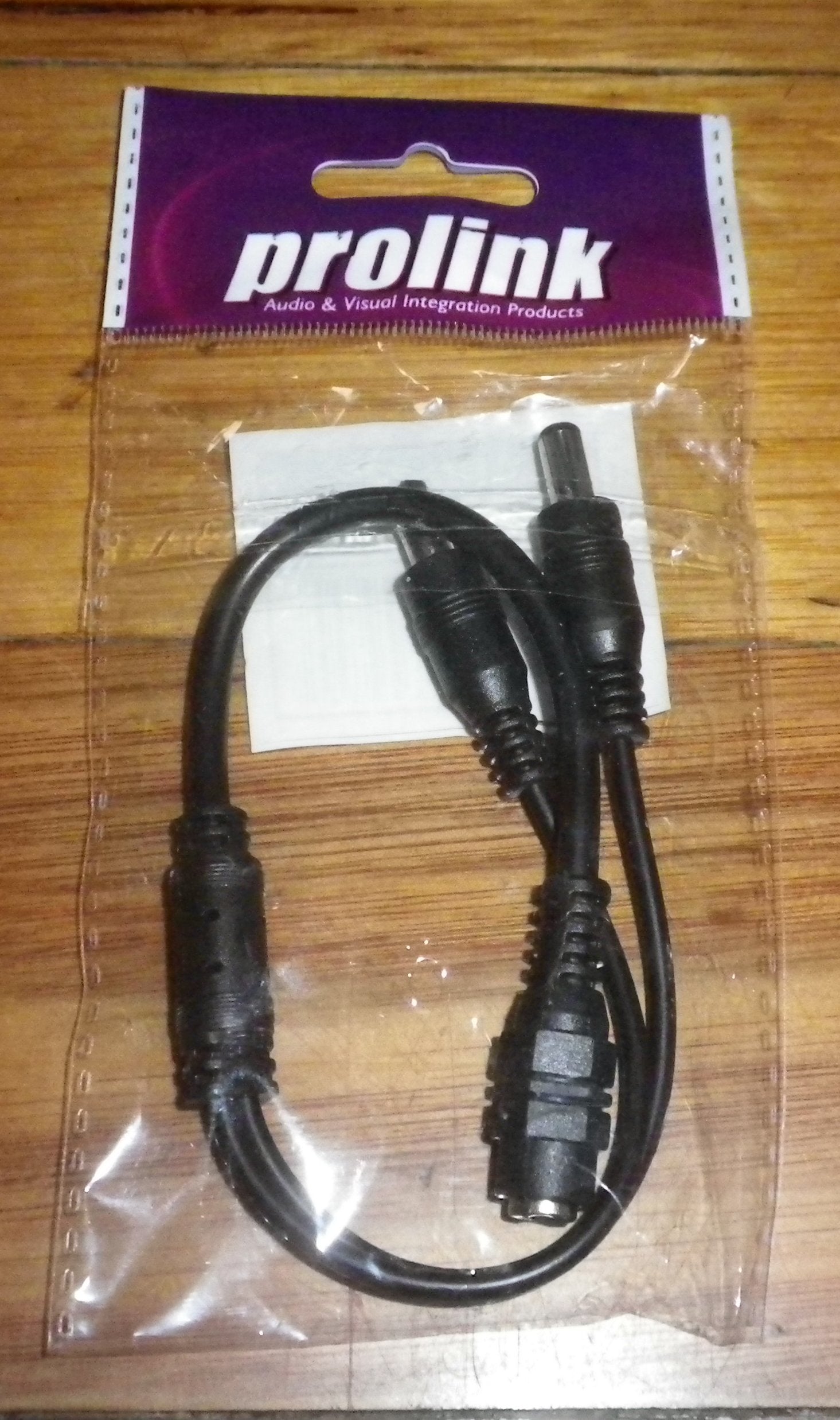 2.5mm DC Socket to 2 X 2.5mm DC Plug High - Quality Splitter Lead - Part # ADC225
