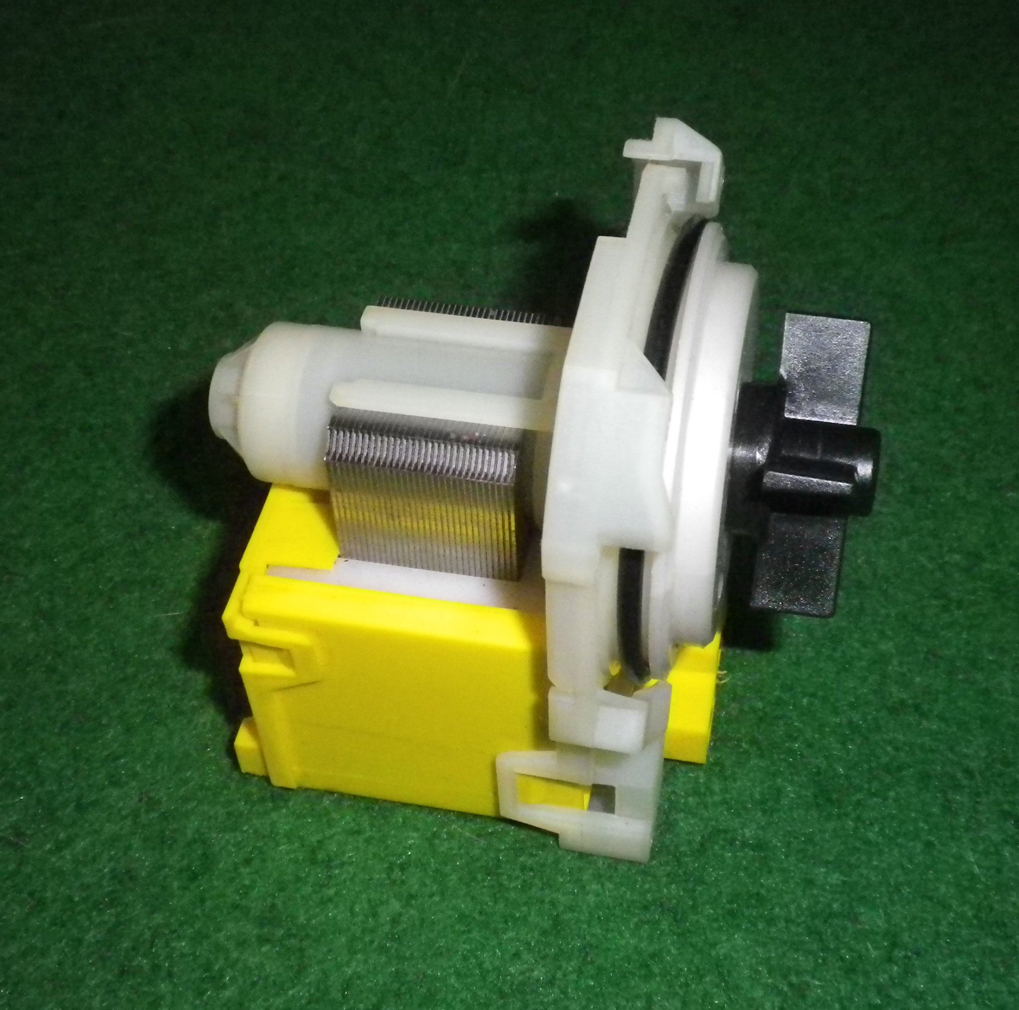 Copreci Universal Twist-On Magnetic Pump Motor Body - Universal Electric Pump Motor Part No. UNI209D