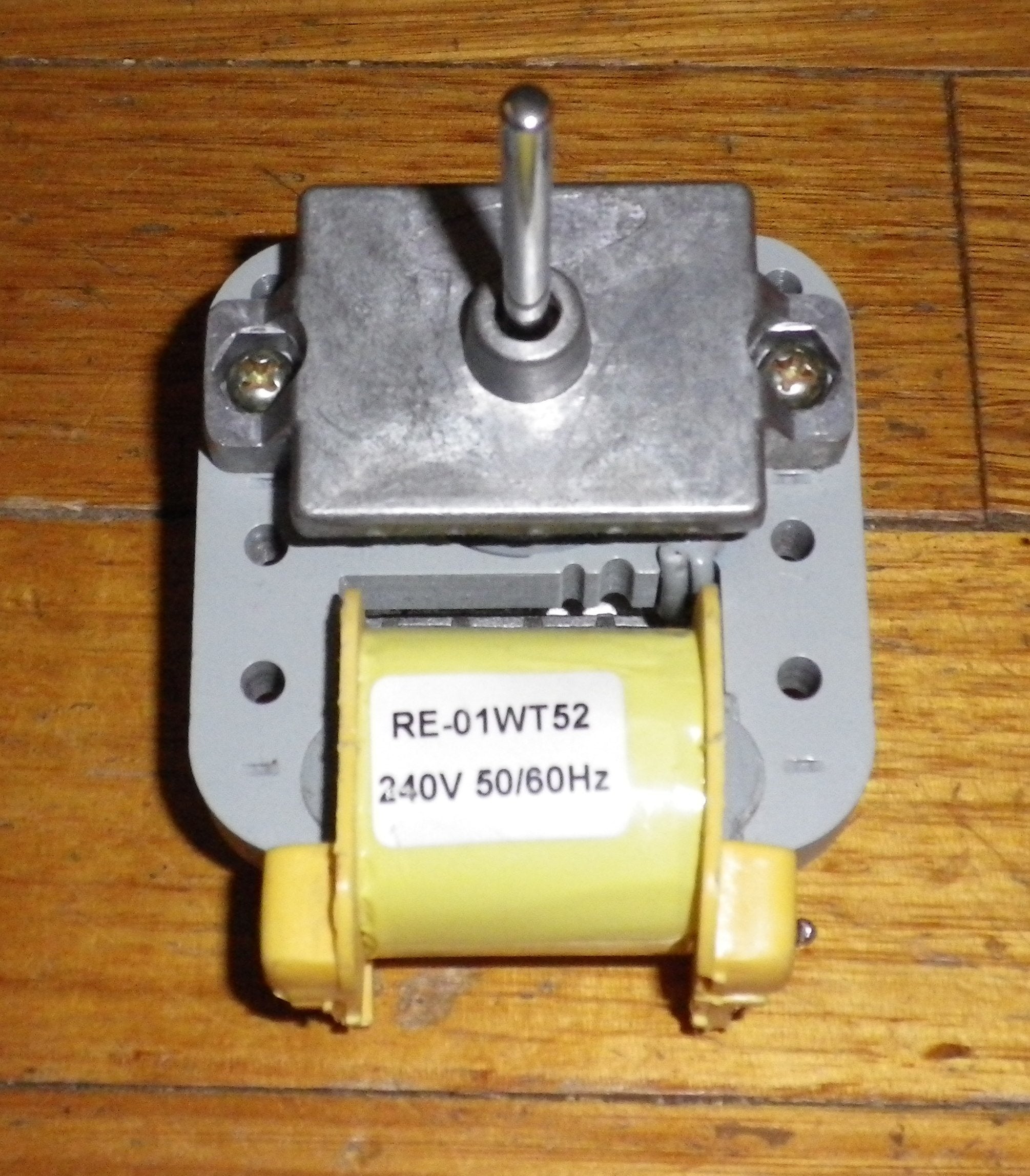 240V AC Universal Reversible Evaporator Fan Motor with 4mm Shaft - Part # RF039G, RE-01WT52