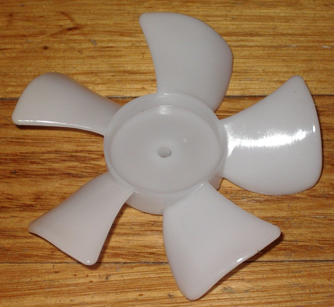 Universal Fan Motor and Fan Blade Kit for Fridges and Freezers - Part # RFSM-672, Ideal for Refrigeration Applications