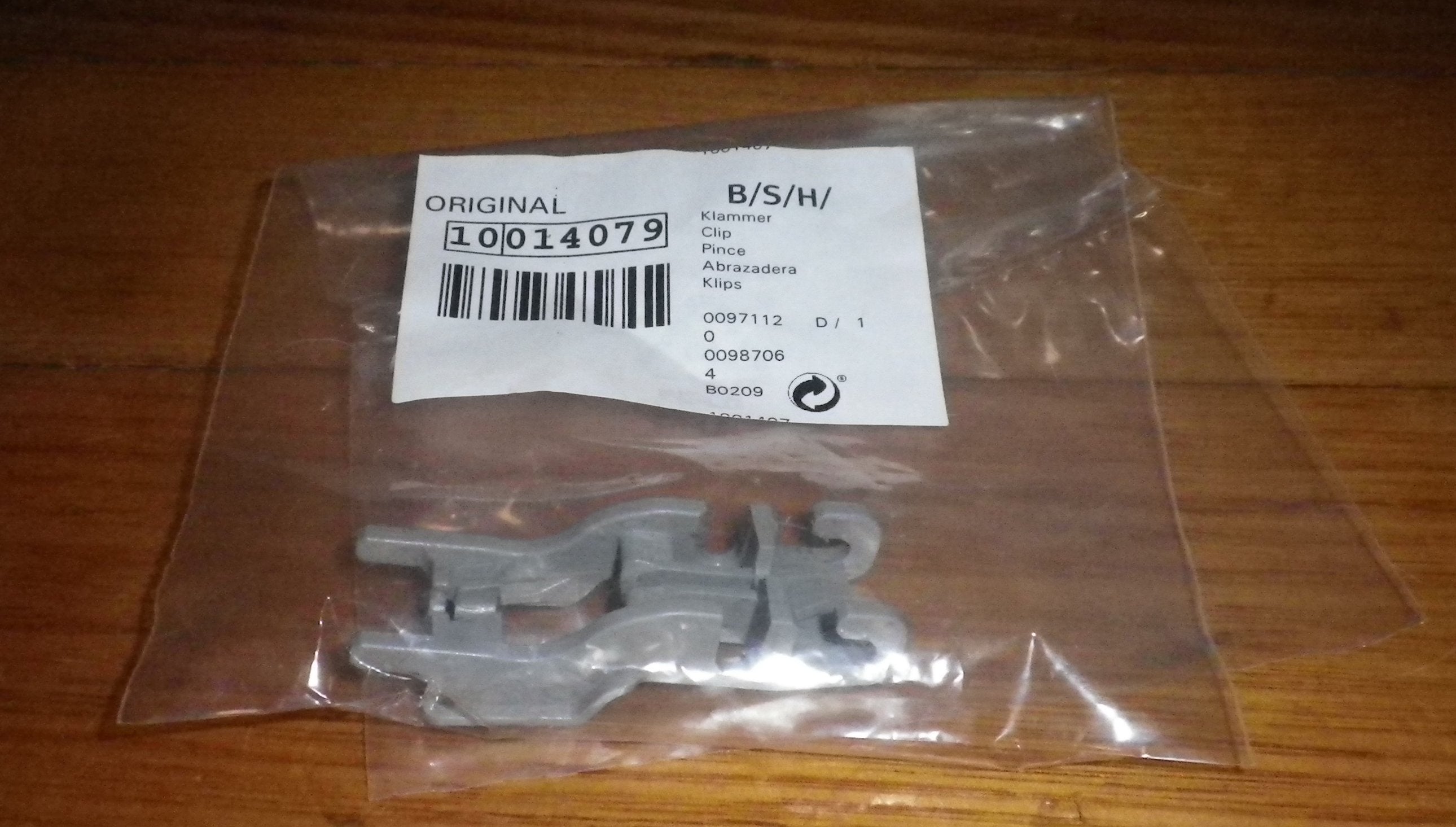Bosch SMS, SMU Series Dishwasher Upper Basket Tine Clip - Part 10014079