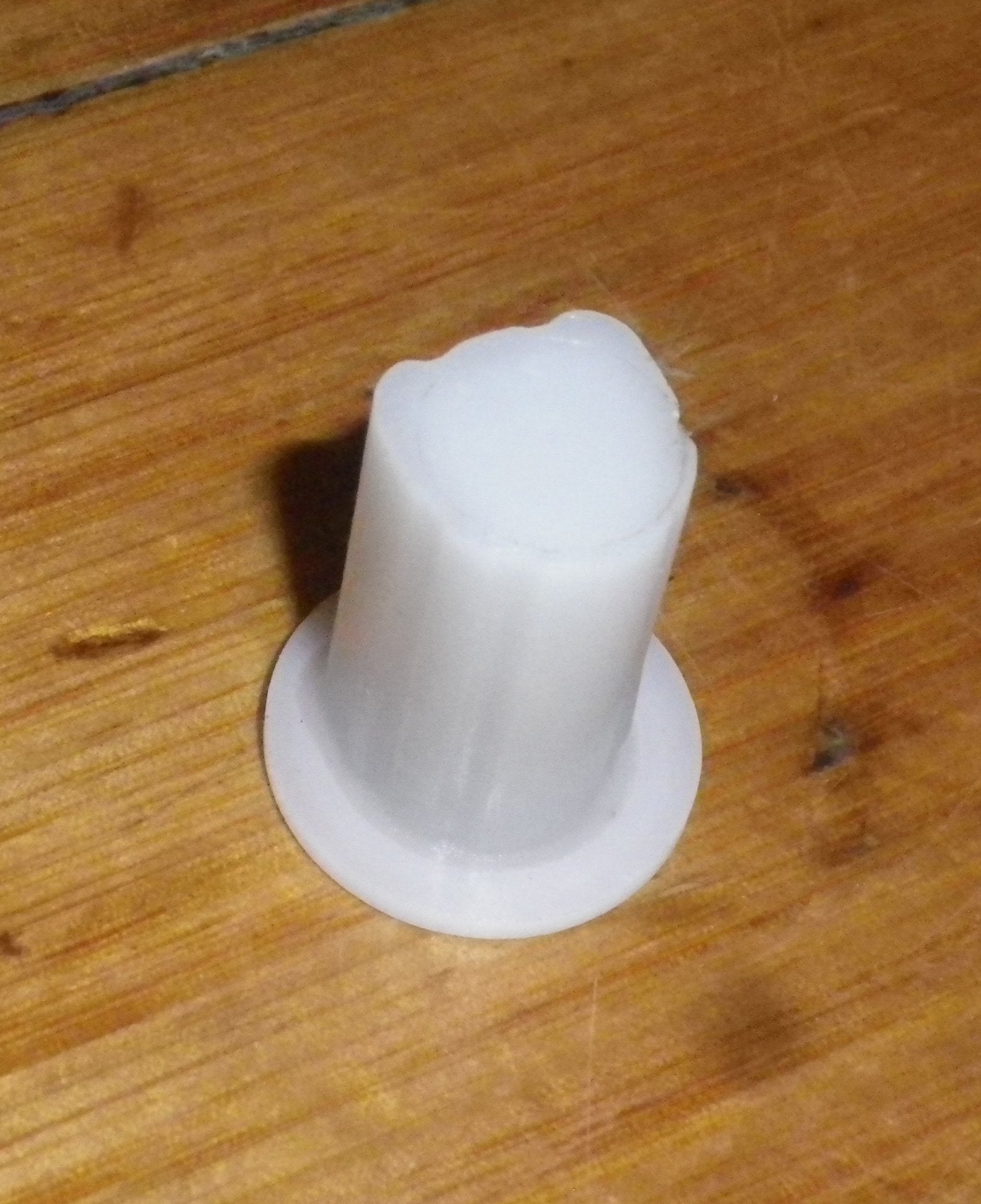 Westinghouse Refrigerator Top Door Hinge Thimble Replacement Part # 759875