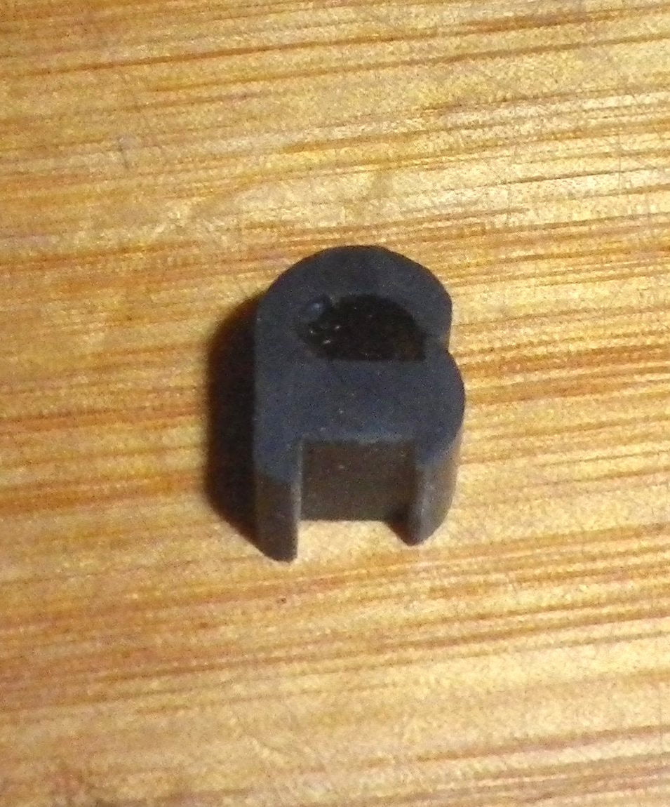 Small Rubber Trivet Foot Replacement Part #305435300 for Chef, Simpson, and Westinghouse Gas Cooktops