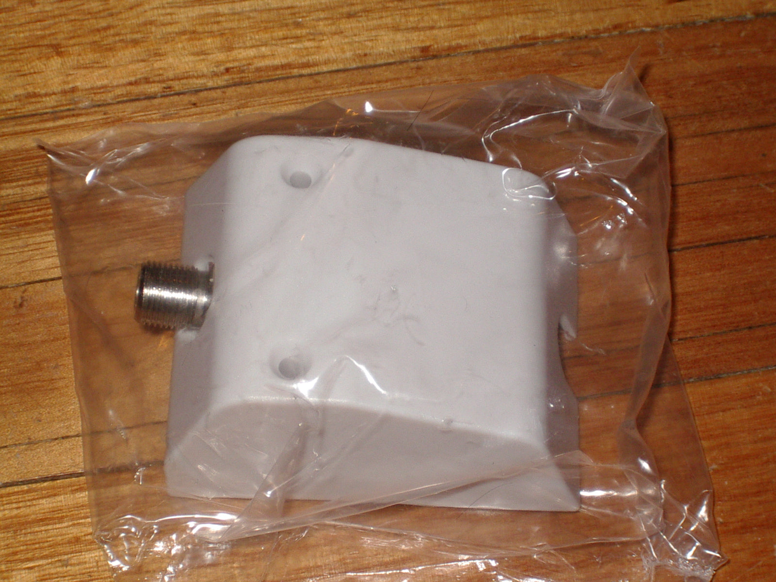 High - Quality F - Connector Coaxial Architrave Wall Socket - Part # TVS70S