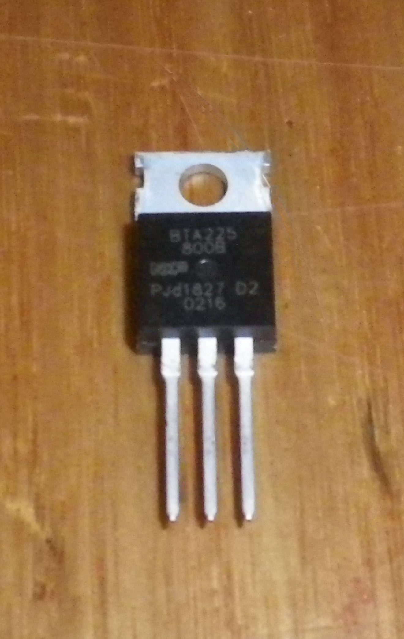 800-Volt 25-Amp Isolated General-Purpose Triac BTA225-800B for Electronic Switching Applications