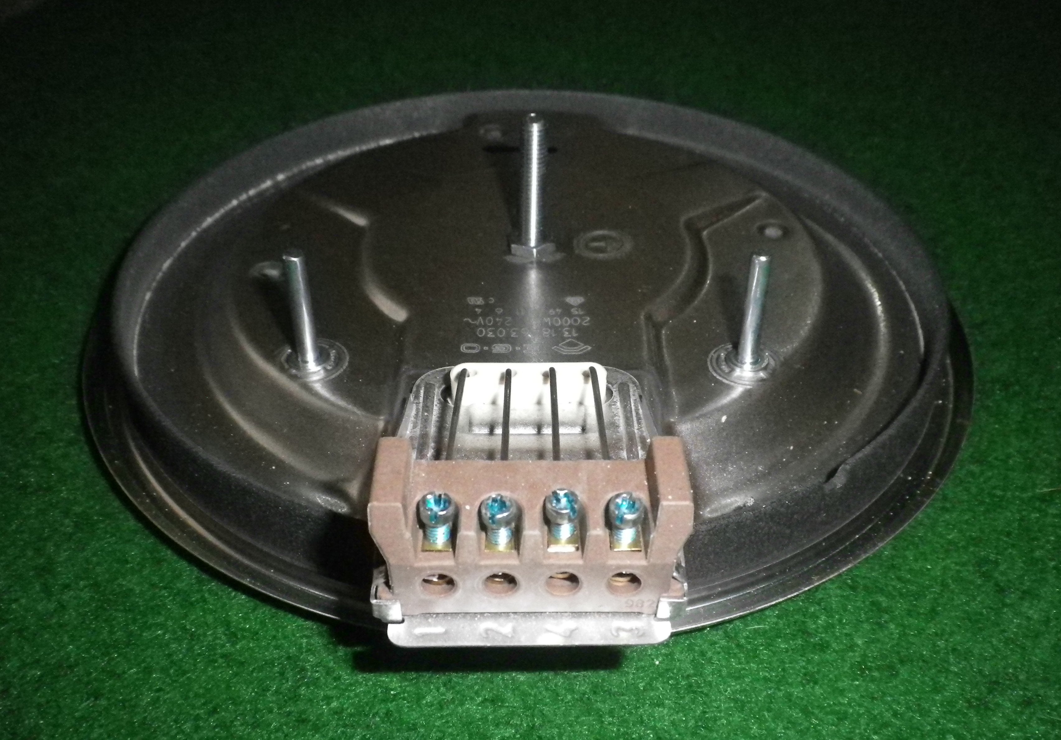 Westinghouse Chef 180mm Low-Profile 2000W Solid Wire-in Hotplate