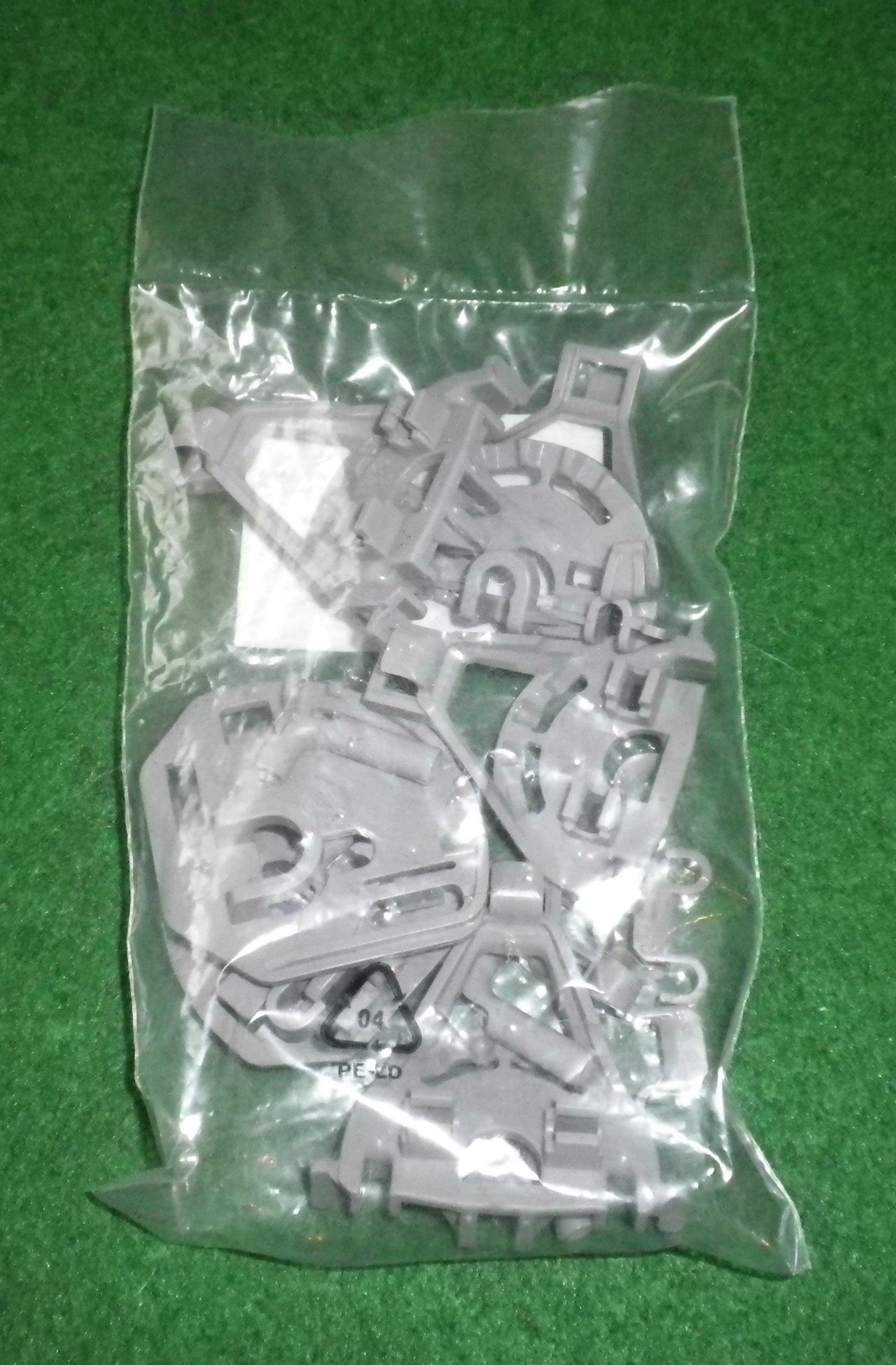 Bosch SGS, SGU Series Dishwasher Lower Basket Rack Clips - 14 Pcs, Part # 418675