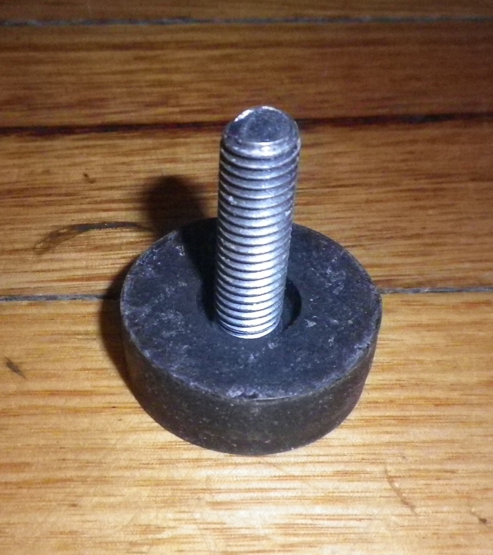 Adjustable Washing Machine Support Legs Equipped with Rubber Foot Pads and 10mm Threaded Shaft - Part Number T002B