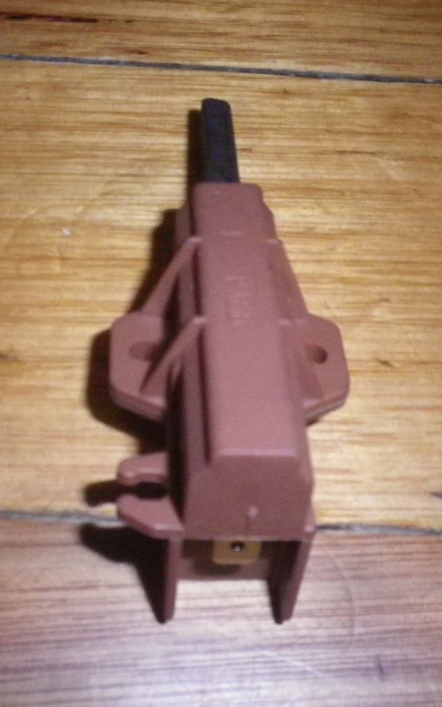 High - Quality Carbon Motor Brushes (Part # BT106) for Ariston, Indesit, Samsung Front Loaders