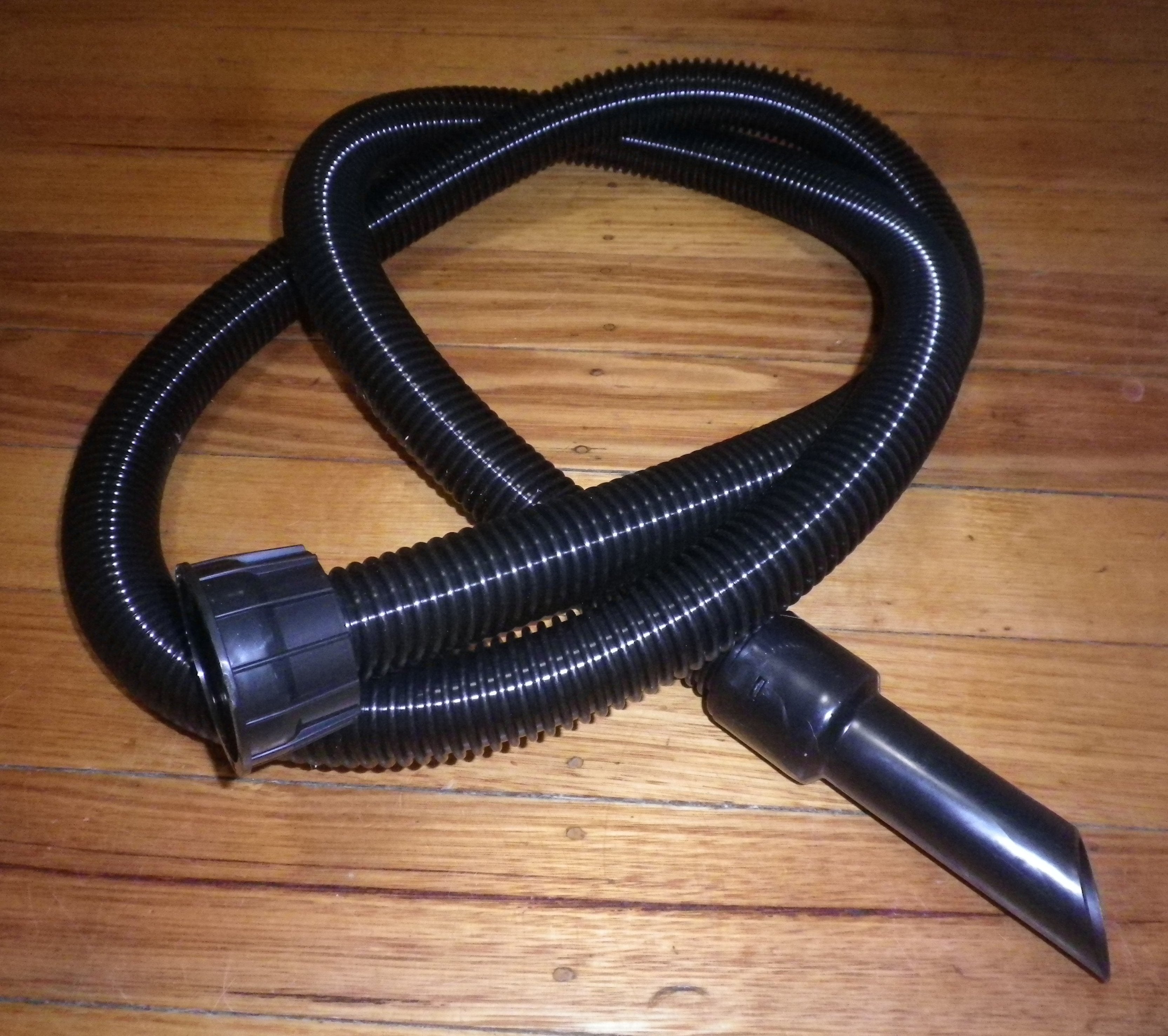 High - Quality Complete Vacuum Cleaner Hose Compatible with Numatic Henry, James and Commercial Vacuum Cleaners - HBCOM - NUM2.4