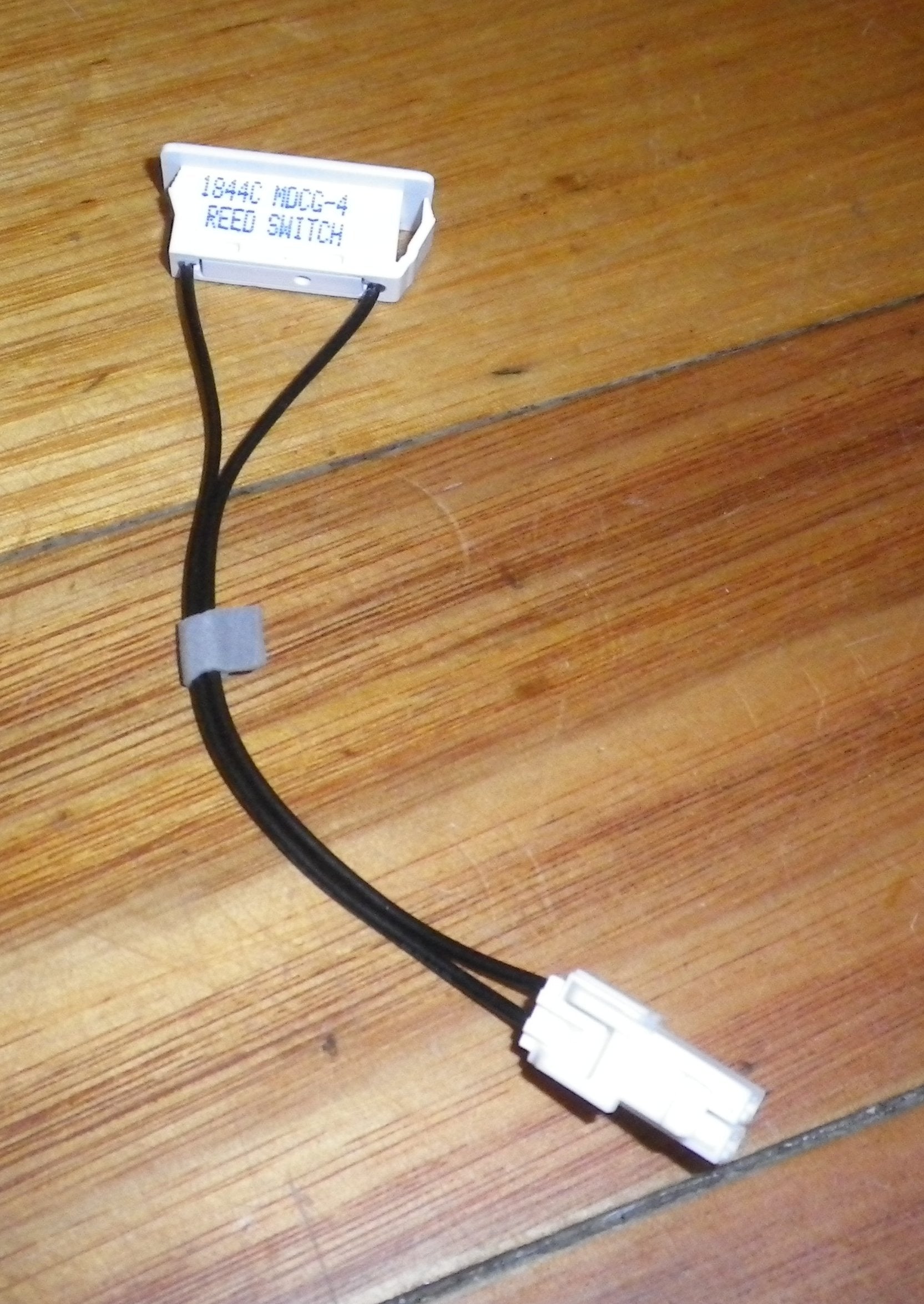 Samsung Refrigerator Door Reed Switch for Light and Fan Function - Part Number DA34 - 00043C (Also Compatible with DA34 - 00043H)