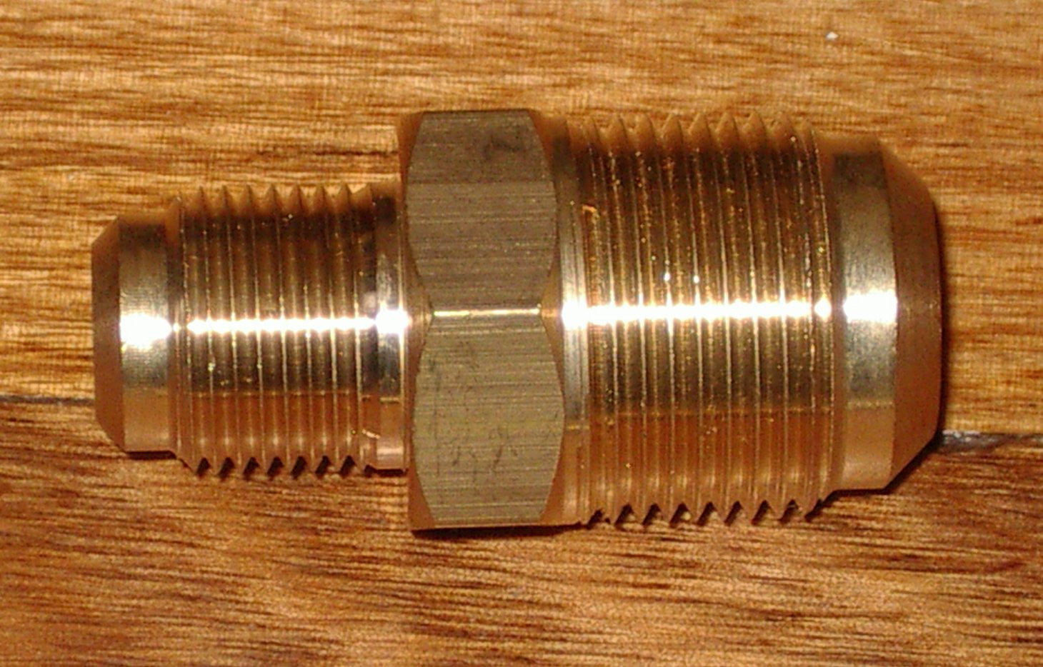 Brass Refrigeration 3/4 SAE to 1/2 SAE Flare Reducing Union Kit with Flare Nuts - Part # RF706KIT