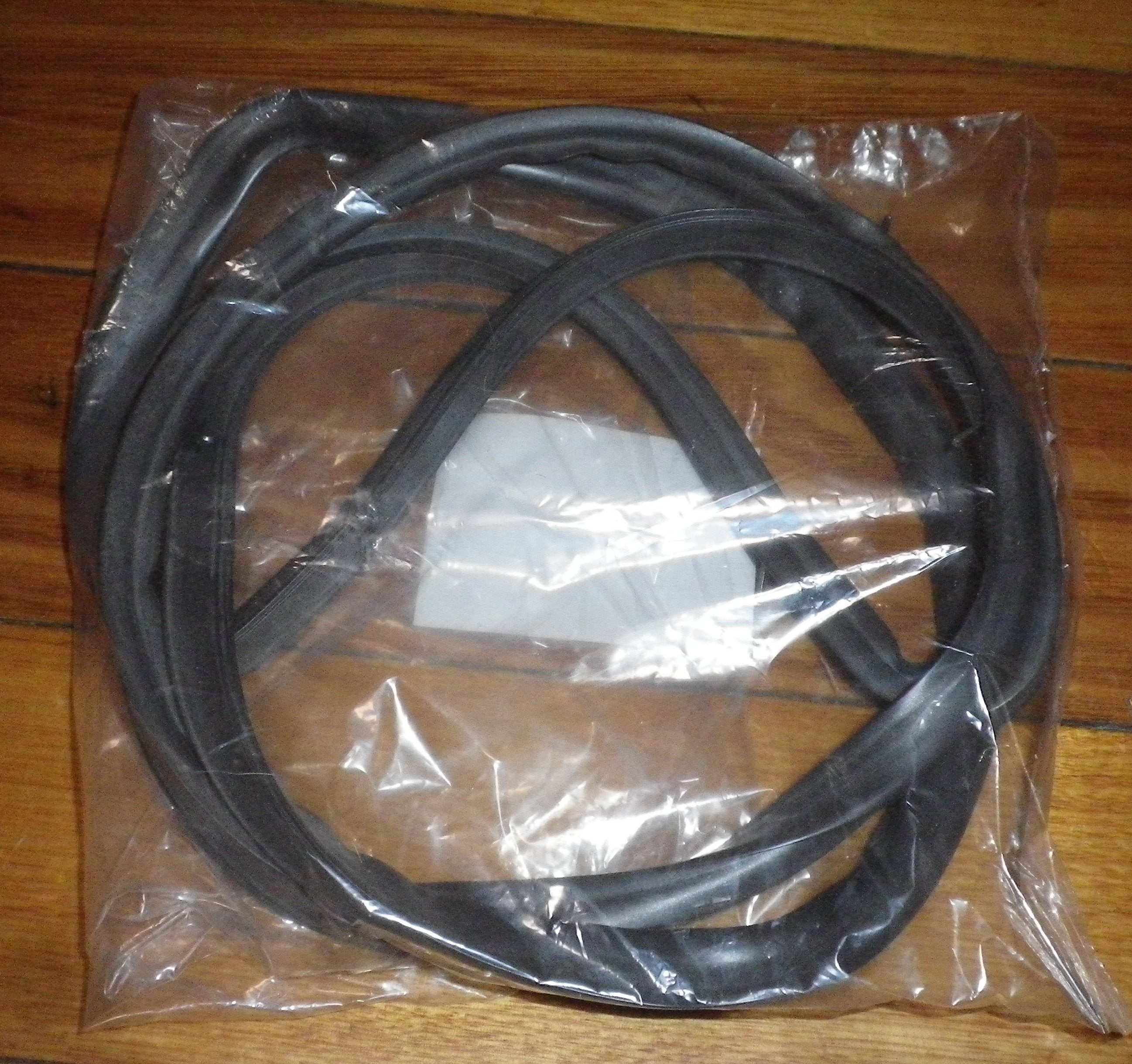 Bosch Single - Piece Oven Door Seal with 8 Hooks for Some 60cm Models - Part # 661501