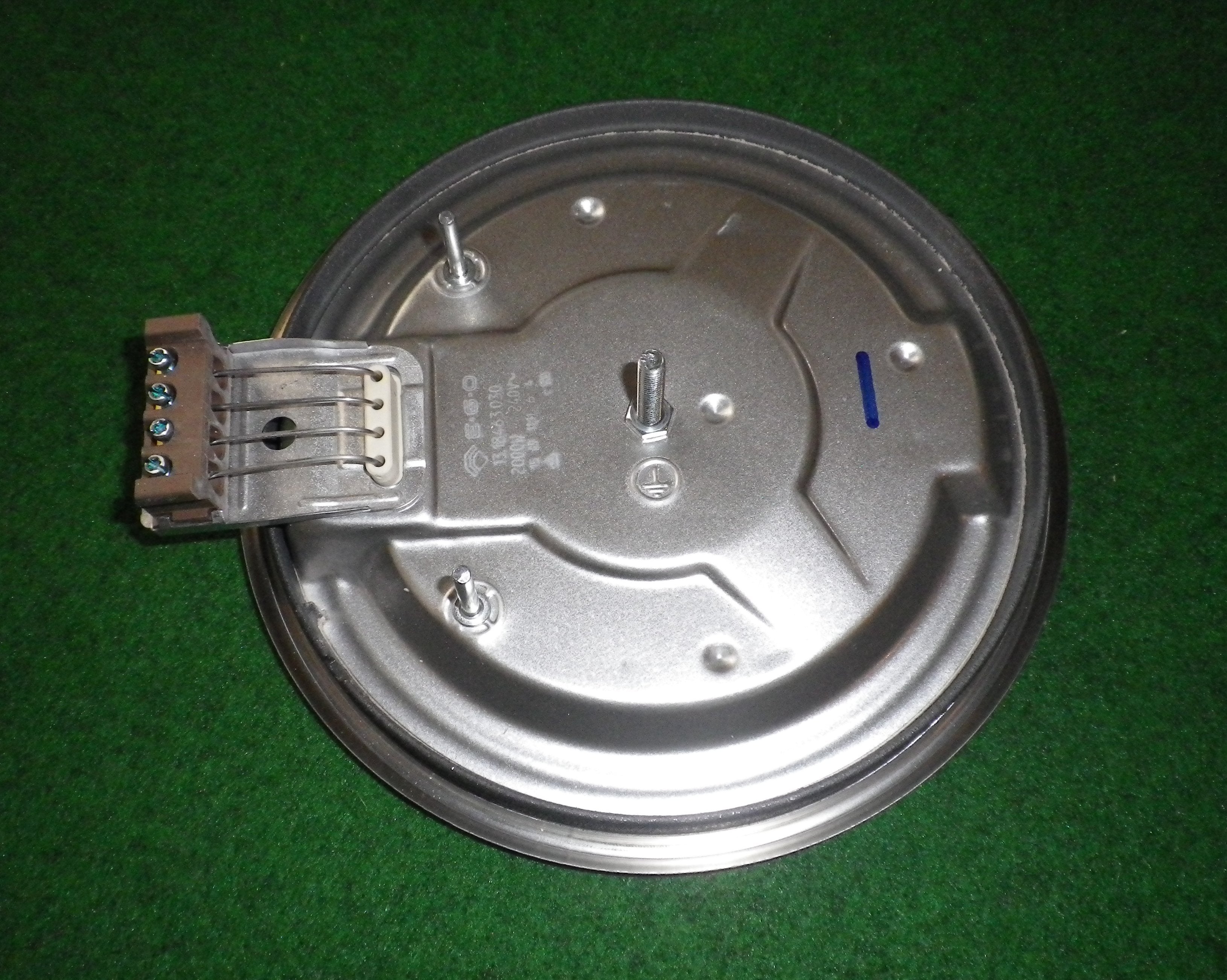 Westinghouse Chef 180mm Low-Profile 2000W Solid Wire-in Hotplate