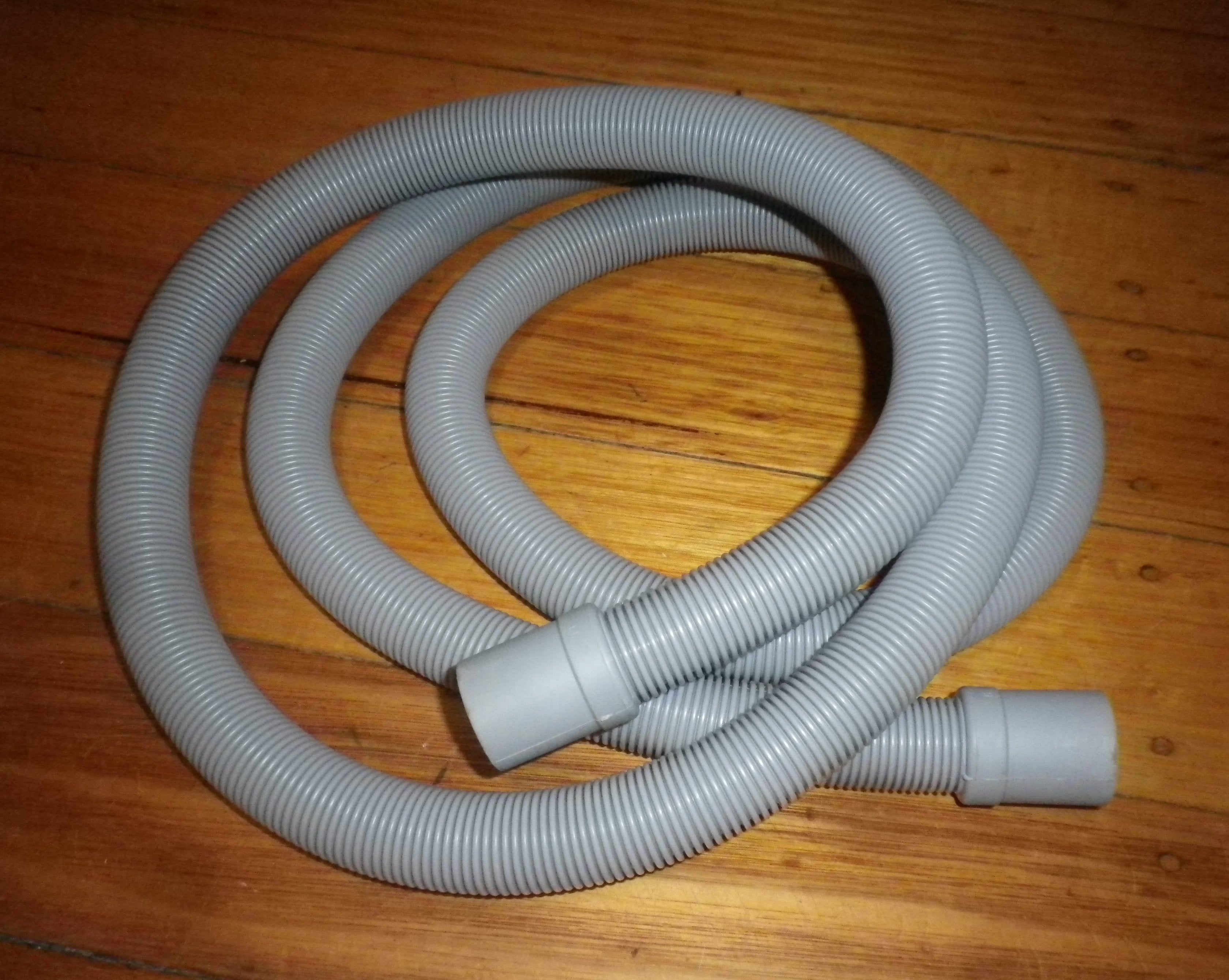 Universal 2.0 - Meter Long 19mm Diameter Plastic Dishwasher and Washing Machine Outlet Hose with 21mm Diameter Ends, Part # W063
