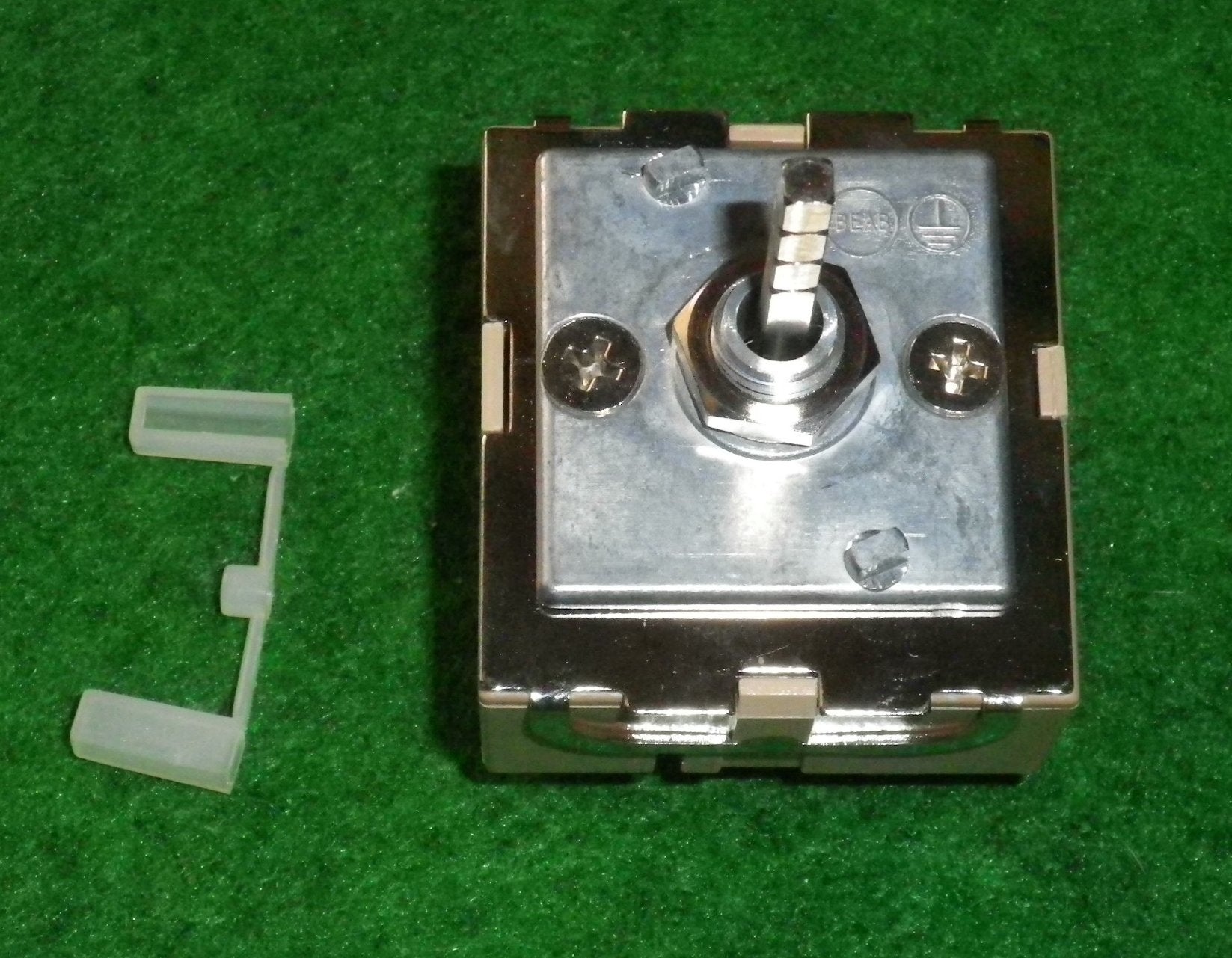 Universal Double Pole Hotplate Infinite Simmerstat Control Switch - Part No. 4055980645, 45ER - K Suitable for Multiple Appliances