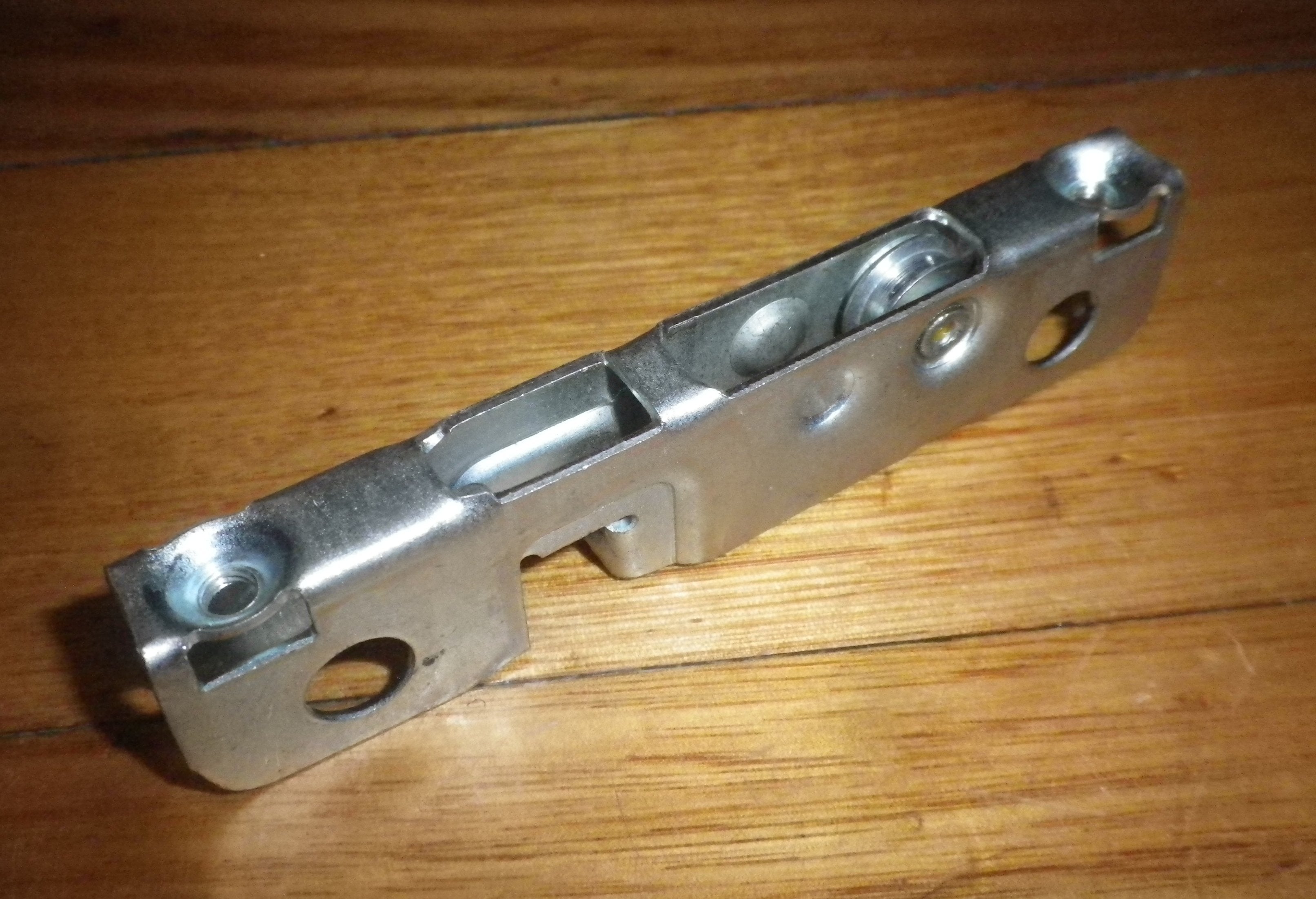 Ariston and Whirlpool Compatible Oven Door Hinge Support Bracket Assembly - Replacement Part Numbers A049938, 481941758056