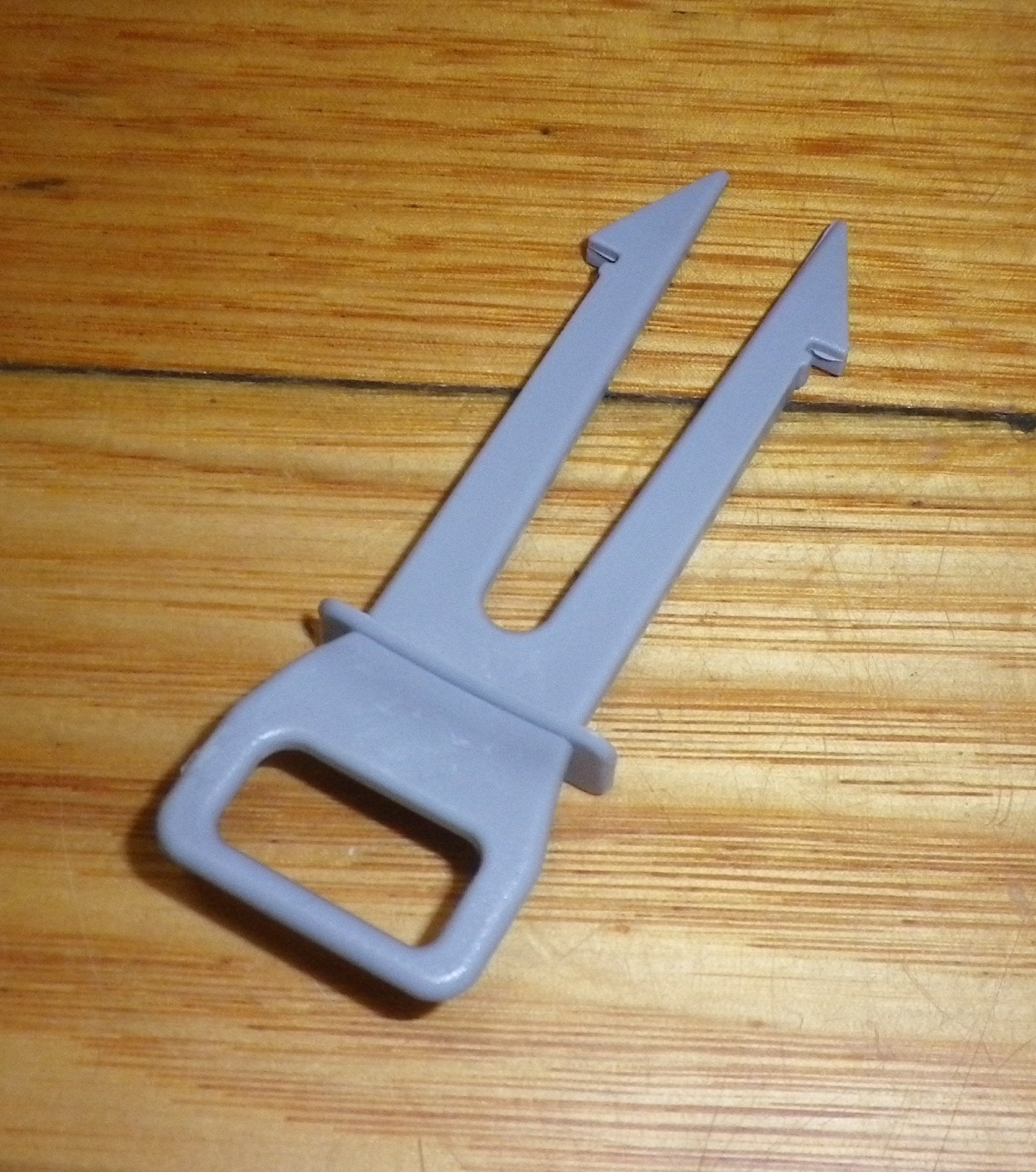 High - Quality Plastic Door Latch Tongue for Ariston, Hotpoint, Indesit Dishwashers - Part # C00256872